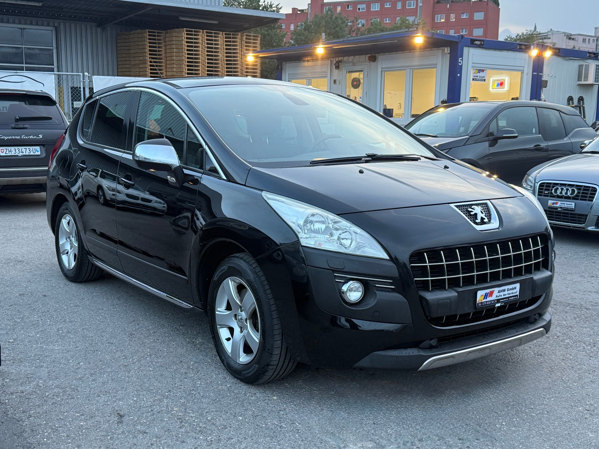 PEUGEOT 3008 1.6 16V T Platinum / Frisch ab MFK & Service / AHK 1500 / 8-fach bereift / Head-up Display / PDC / Panoramadach-image-2