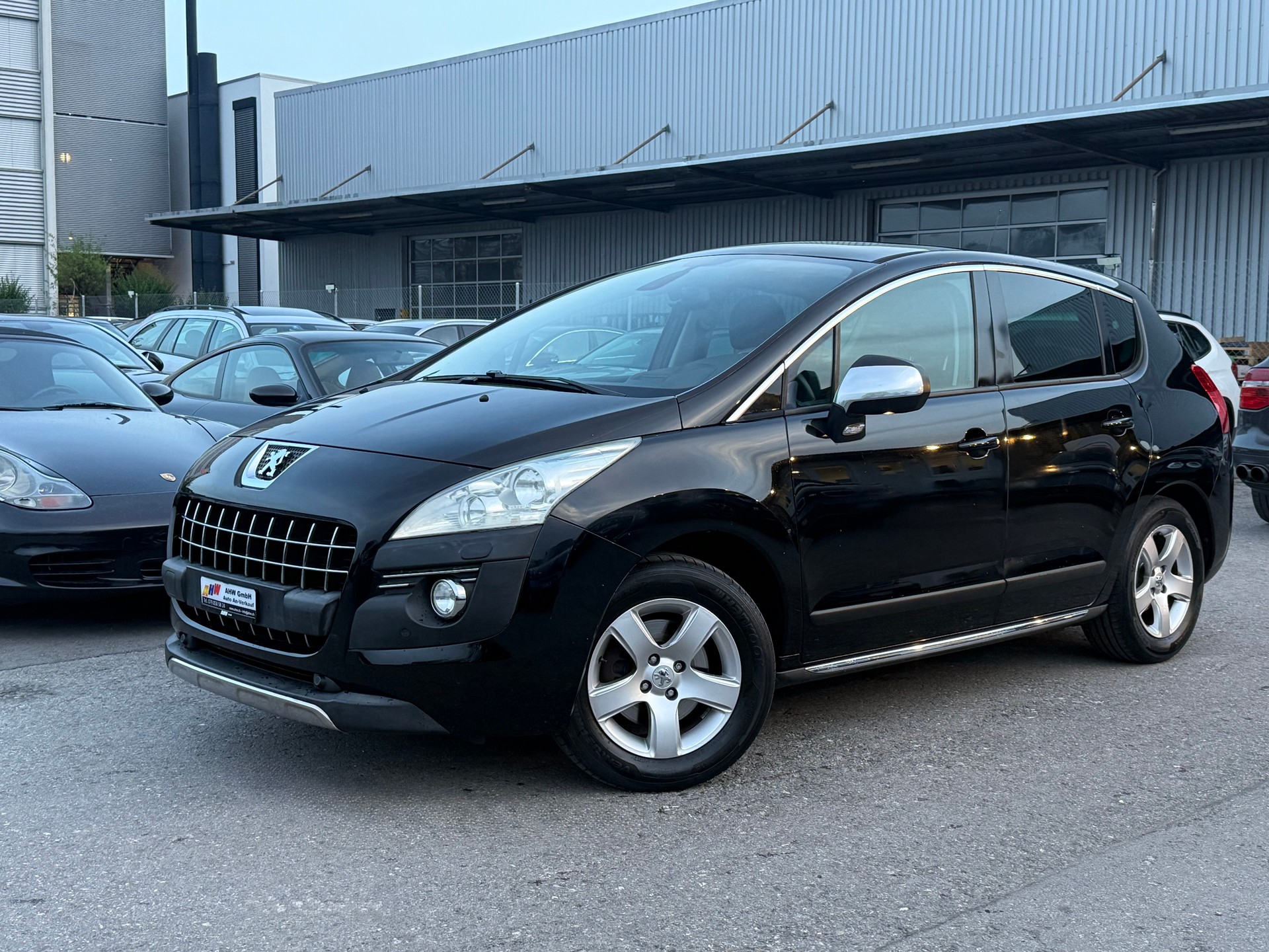PEUGEOT 3008 1.6 16V T Platinum / Frisch ab MFK & Service / AHK 1500 / 8-fach bereift / Head-up Display / PDC / Panoramadach-image-0