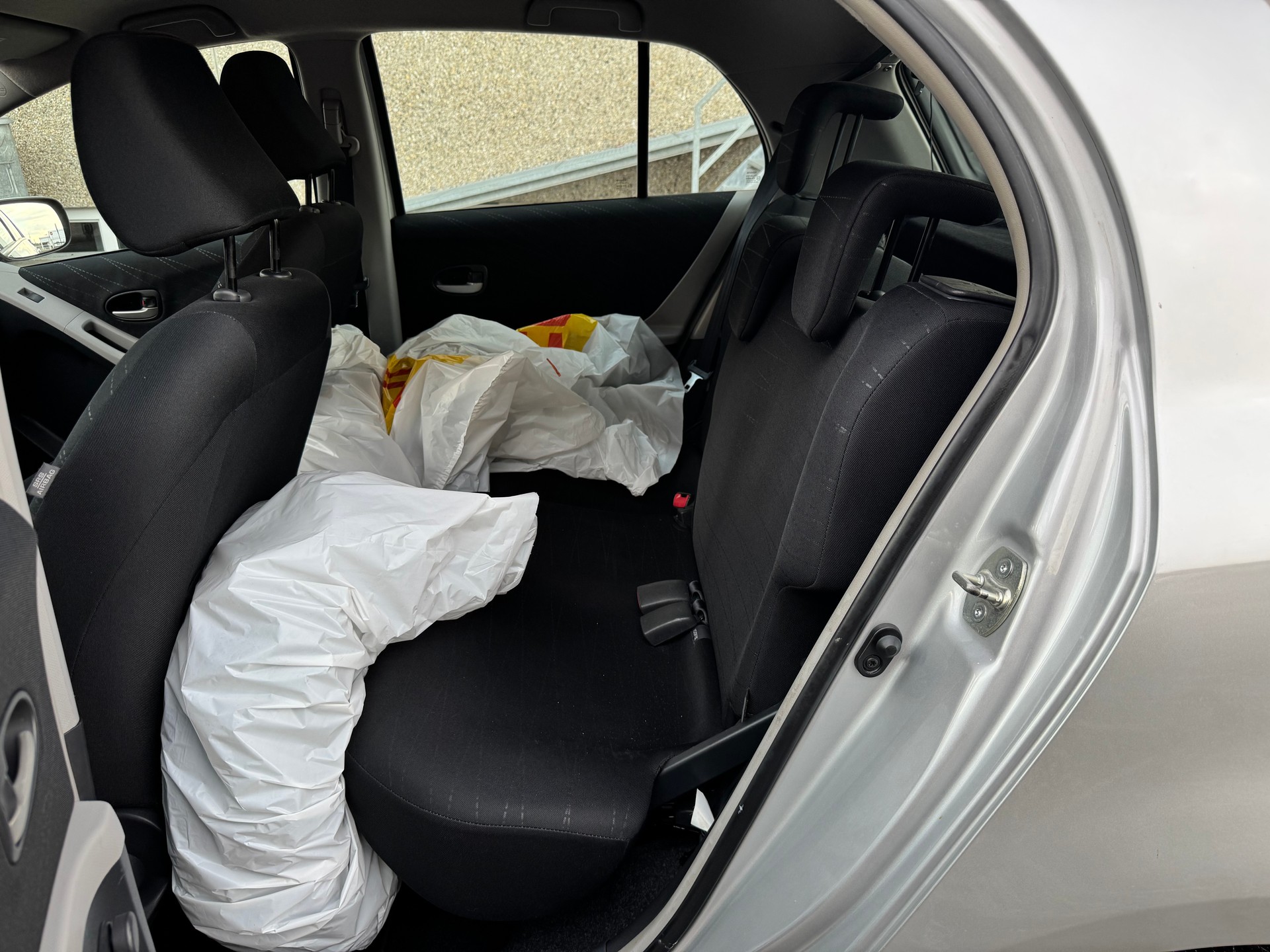 TOYOTA Yaris 1.3 Linea Sol-image-4