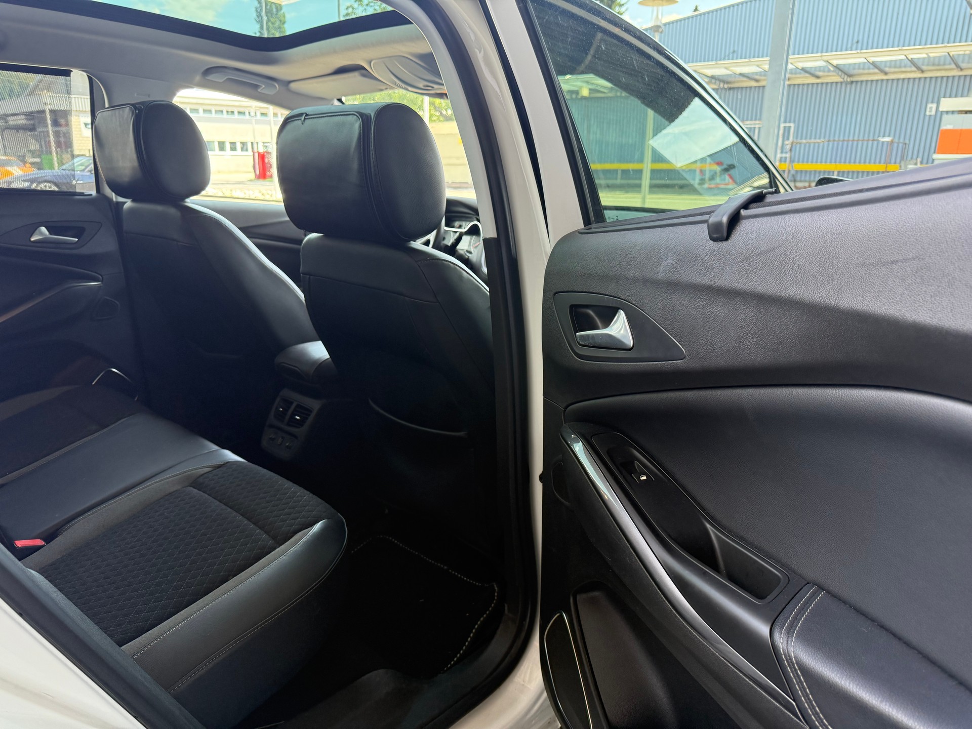 OPEL Grandland X 1.6CDTi Excellence Automatik-image-11