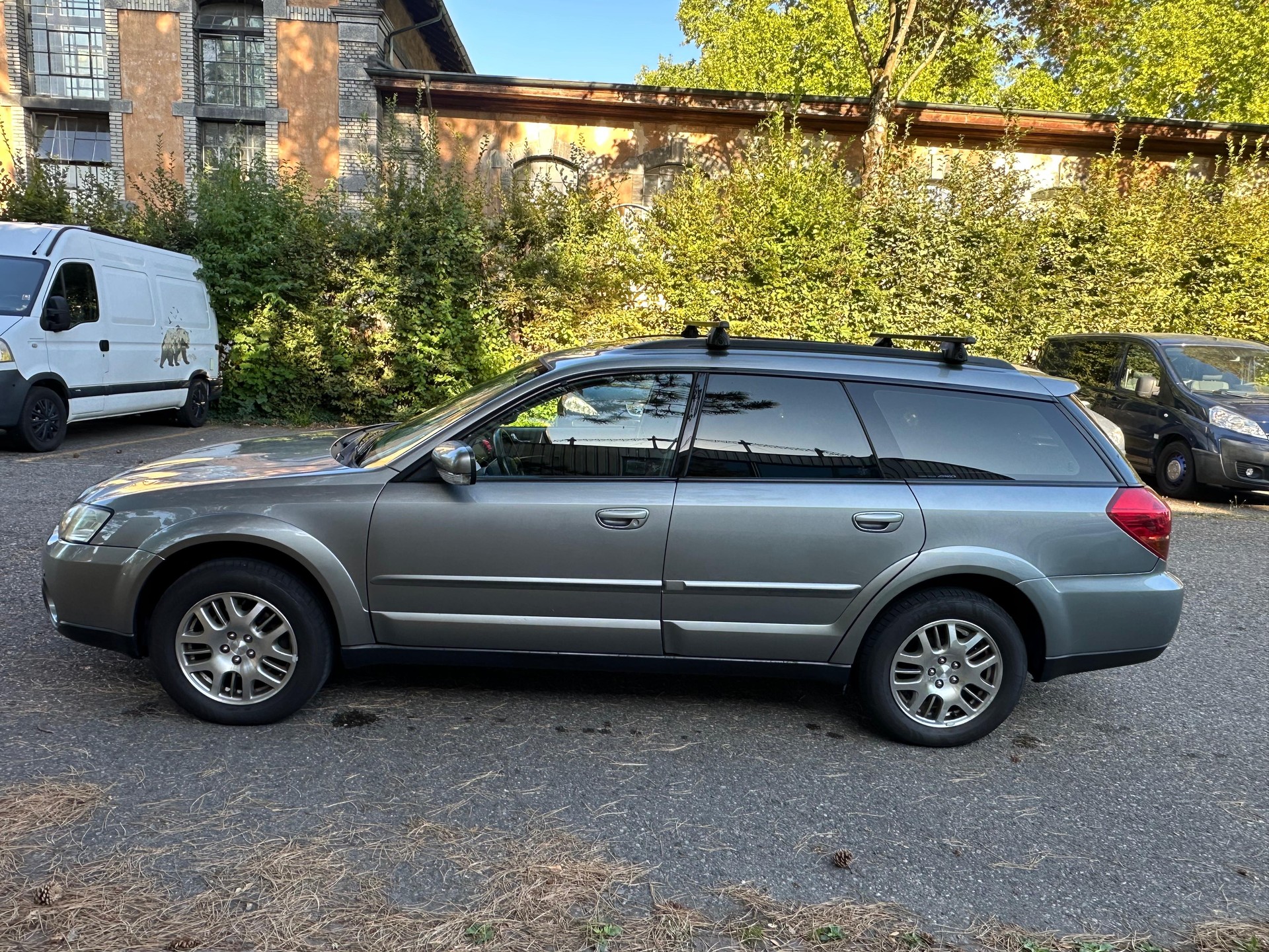 SUBARU Outback 2.5i AWD-image-4