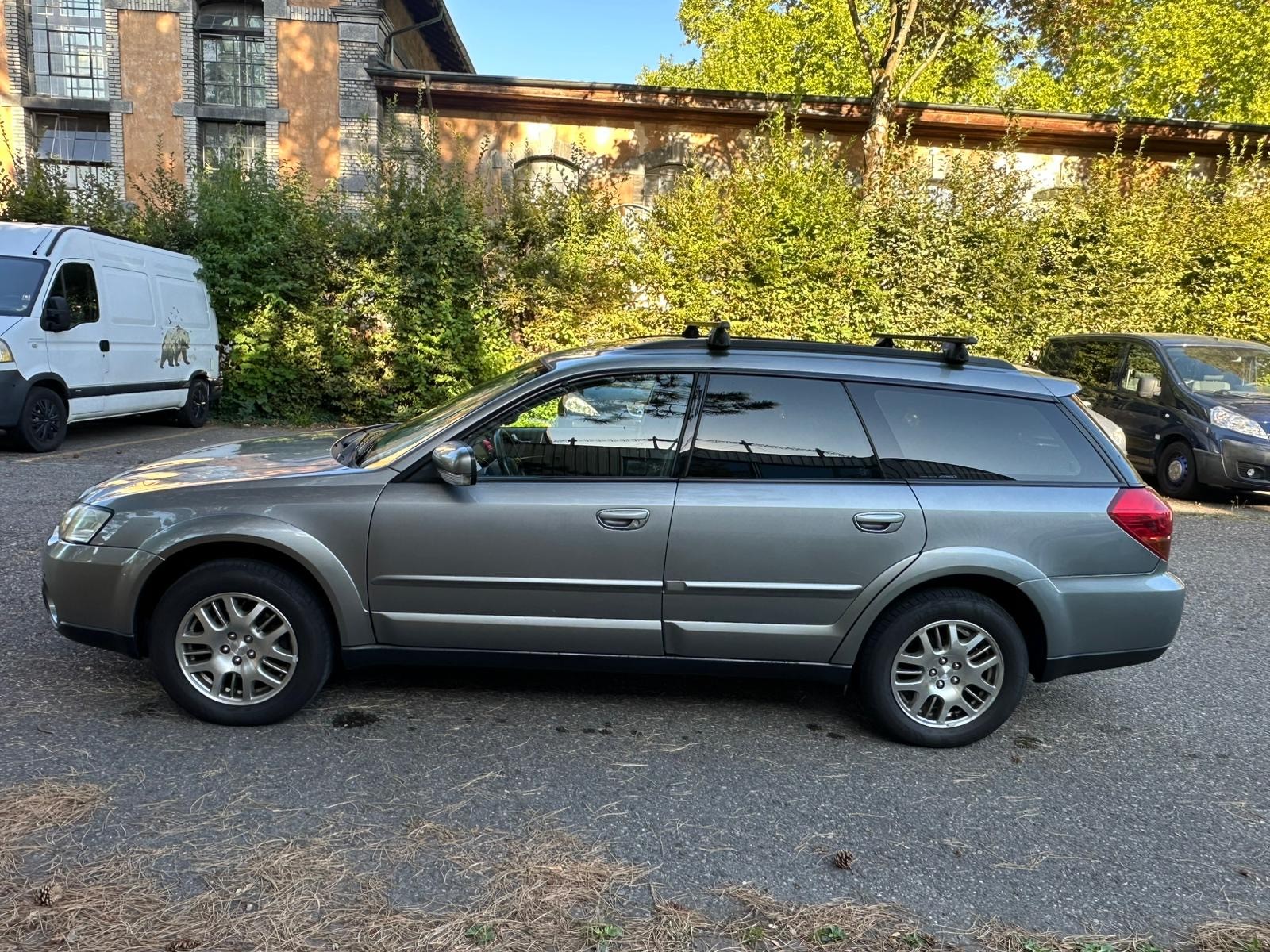 SUBARU Outback 2.5i AWD-image-3