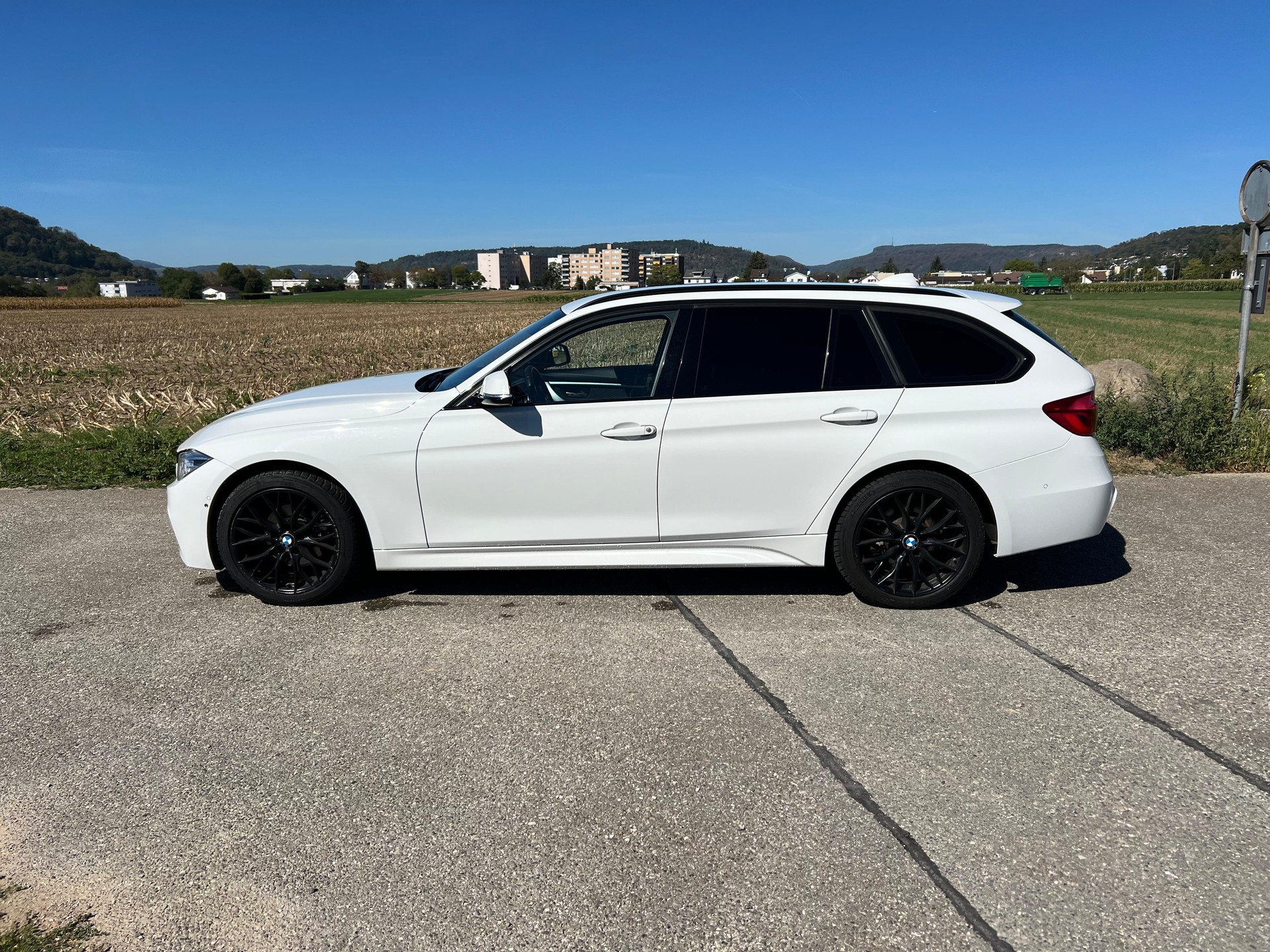 BMW 320d xDrive Touring Steptronic-image-1