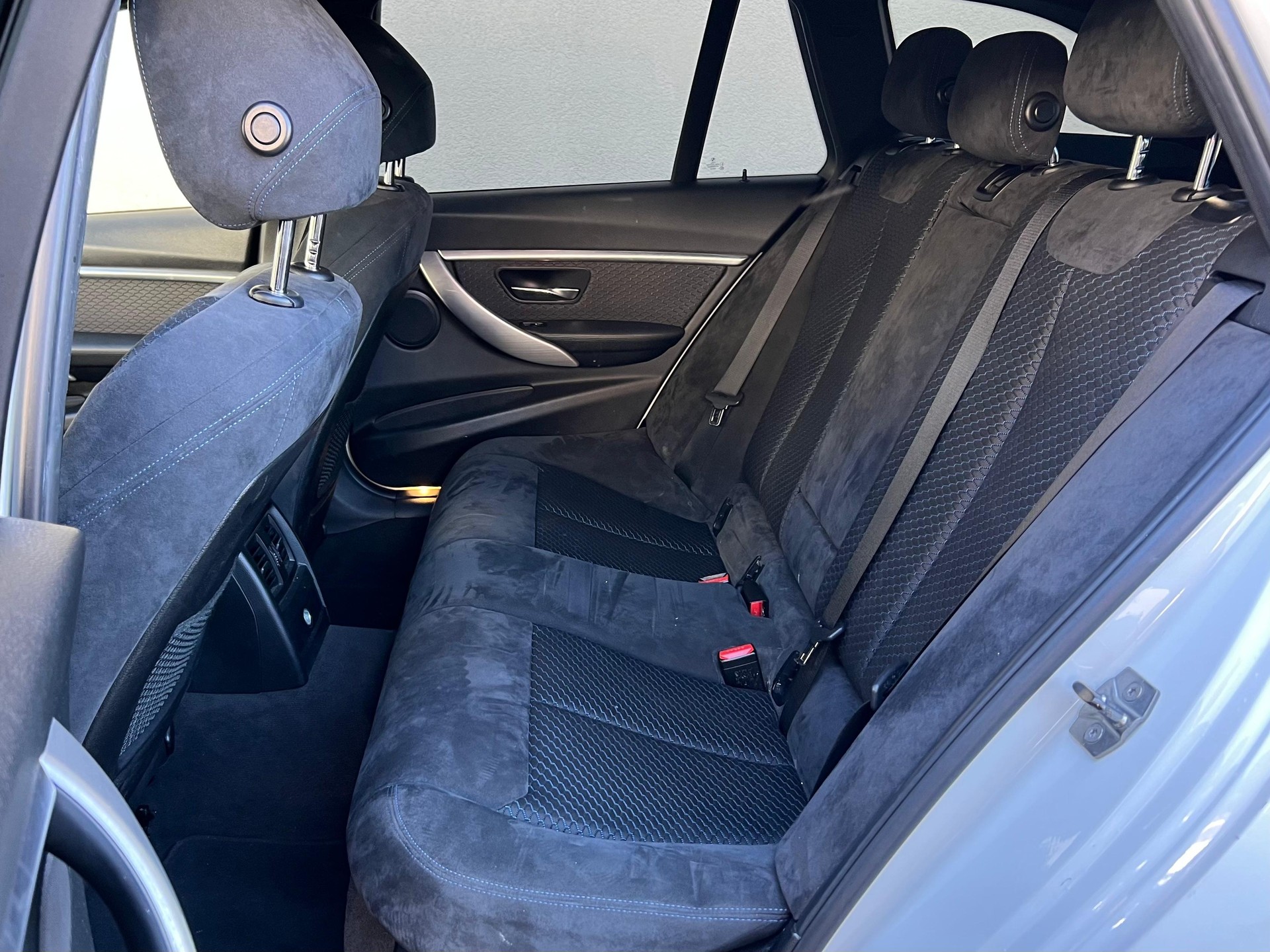 BMW 320d xDrive Touring Steptronic-image-11