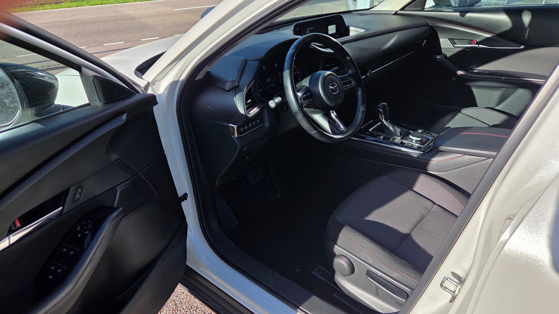 MAZDA CX-30 SKYACTIV-X 186 M Hybrid AWD Homura Automat-image-10