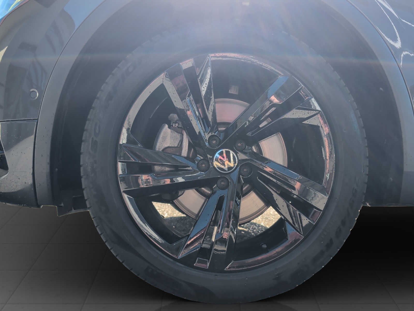 VW Tiguan 2.0TSI R-Line 4Motion DSG-image-7