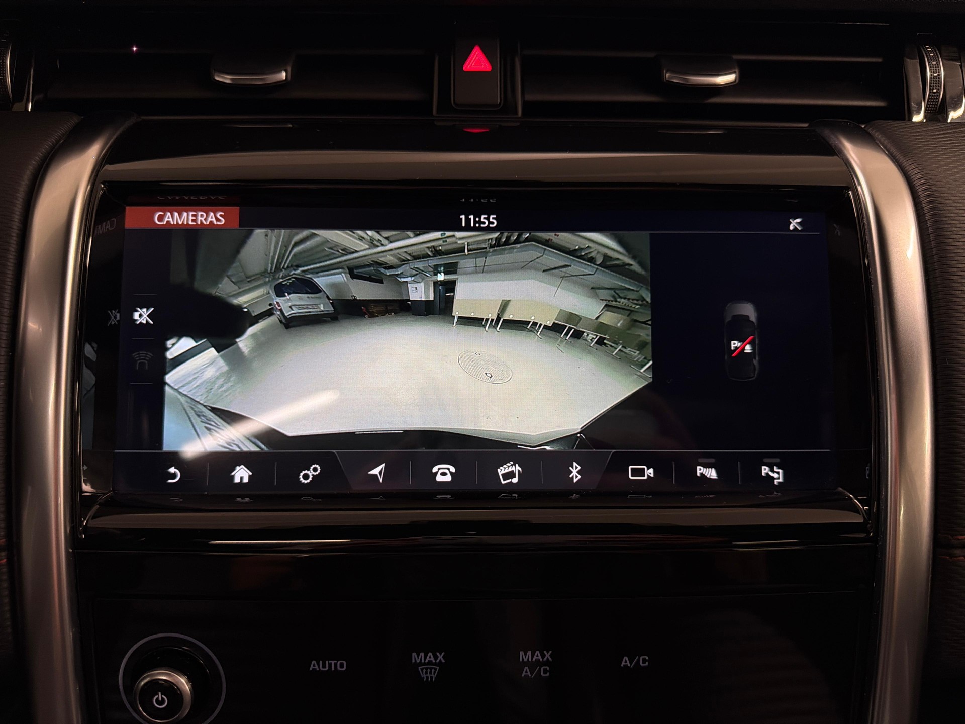 LAND ROVER Discovery Sport 2.0 Si4 R-Dynamic S-image-12