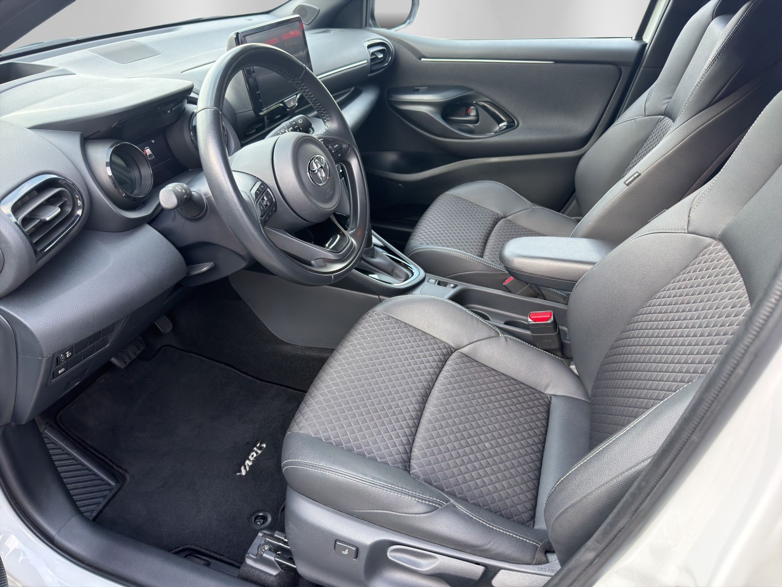 TOYOTA Yaris 1.5 Pop e-CVT-image-11