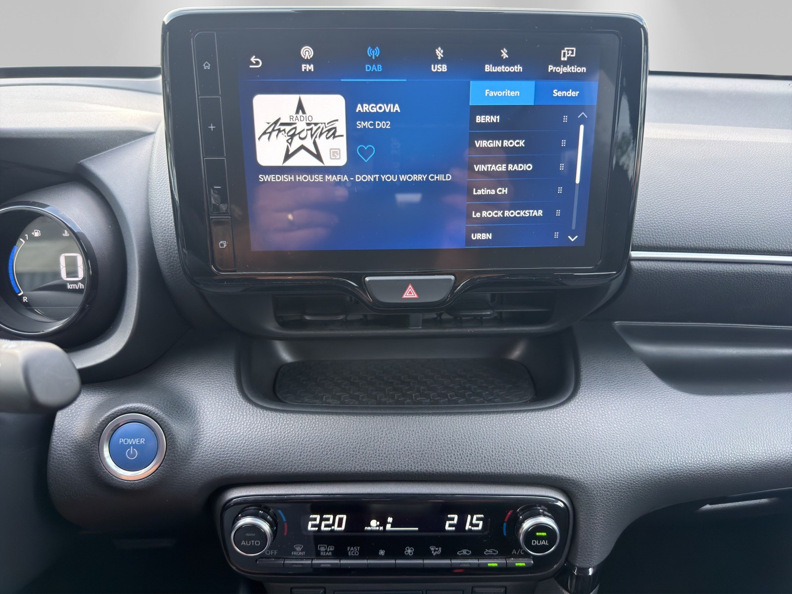 TOYOTA Yaris 1.5 Pop e-CVT-image-14