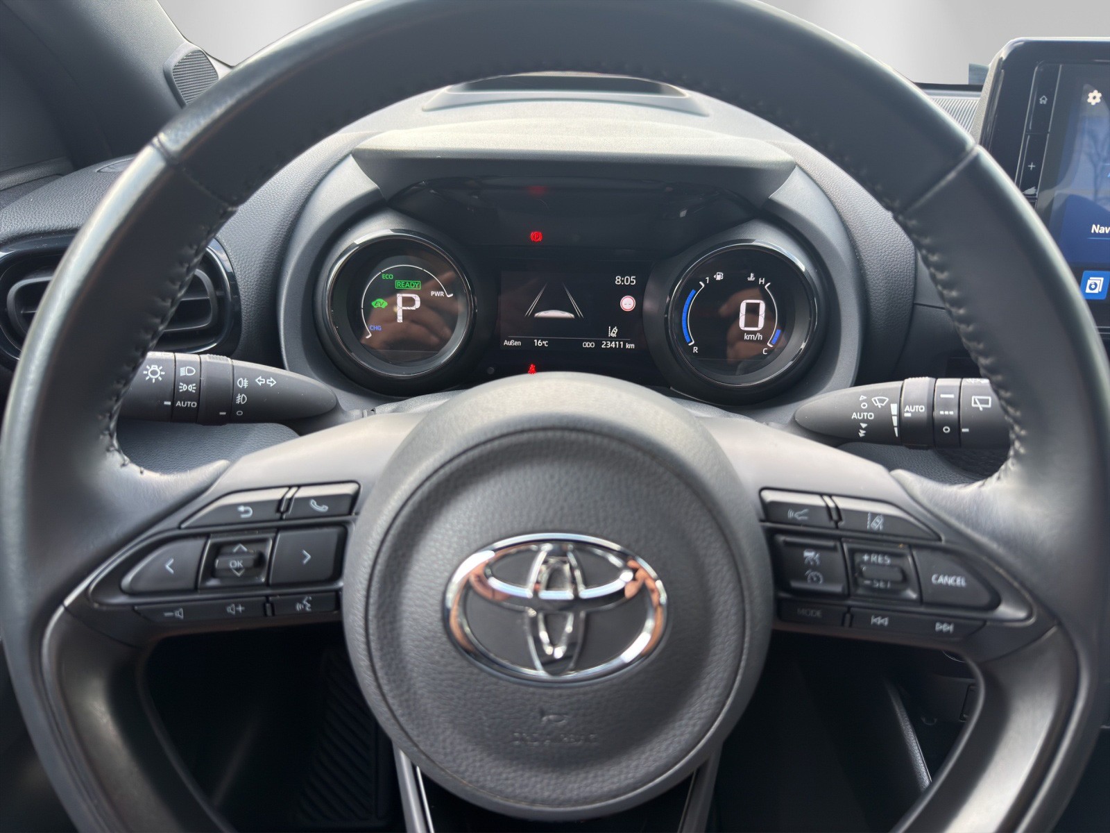 TOYOTA Yaris 1.5 Pop e-CVT-image-13