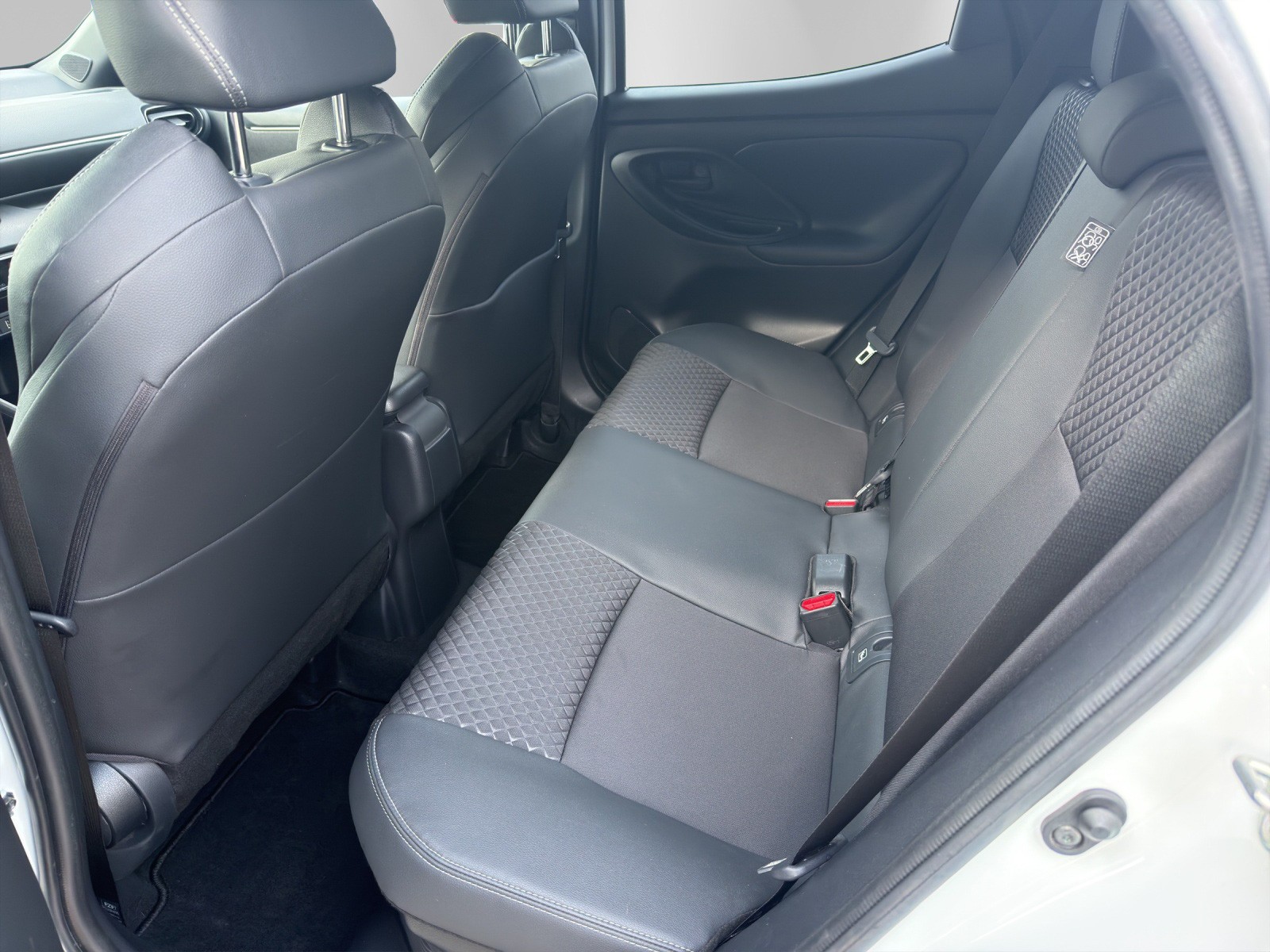 TOYOTA Yaris 1.5 Pop e-CVT-image-10