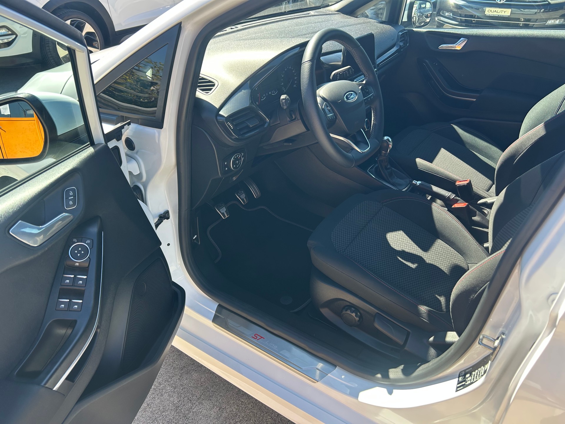 FORD Fiesta 1.1 SCTi ST Line-image-11