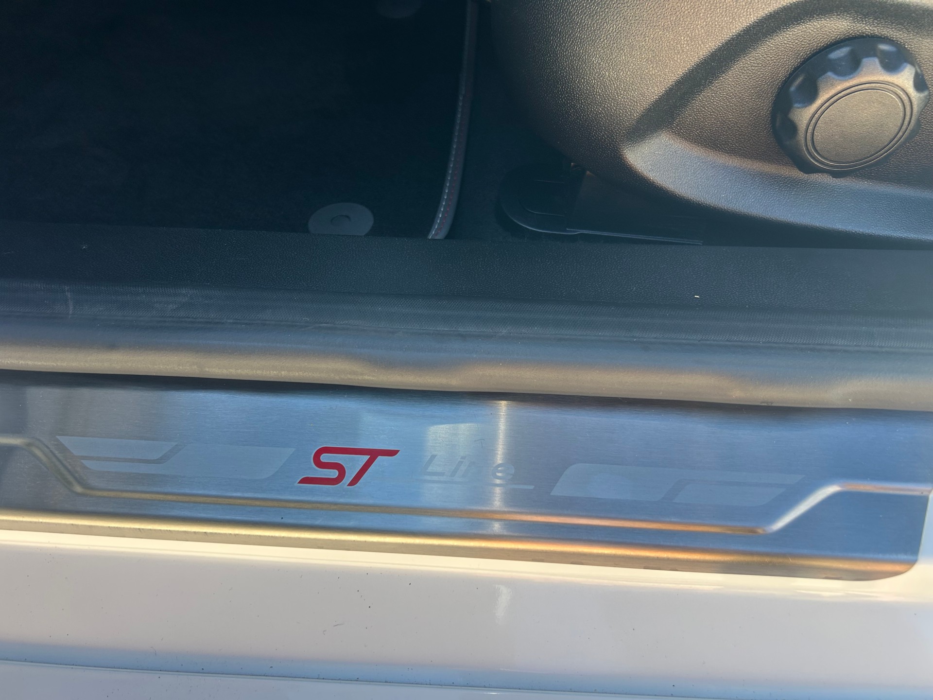 FORD Fiesta 1.1 SCTi ST Line-image-12