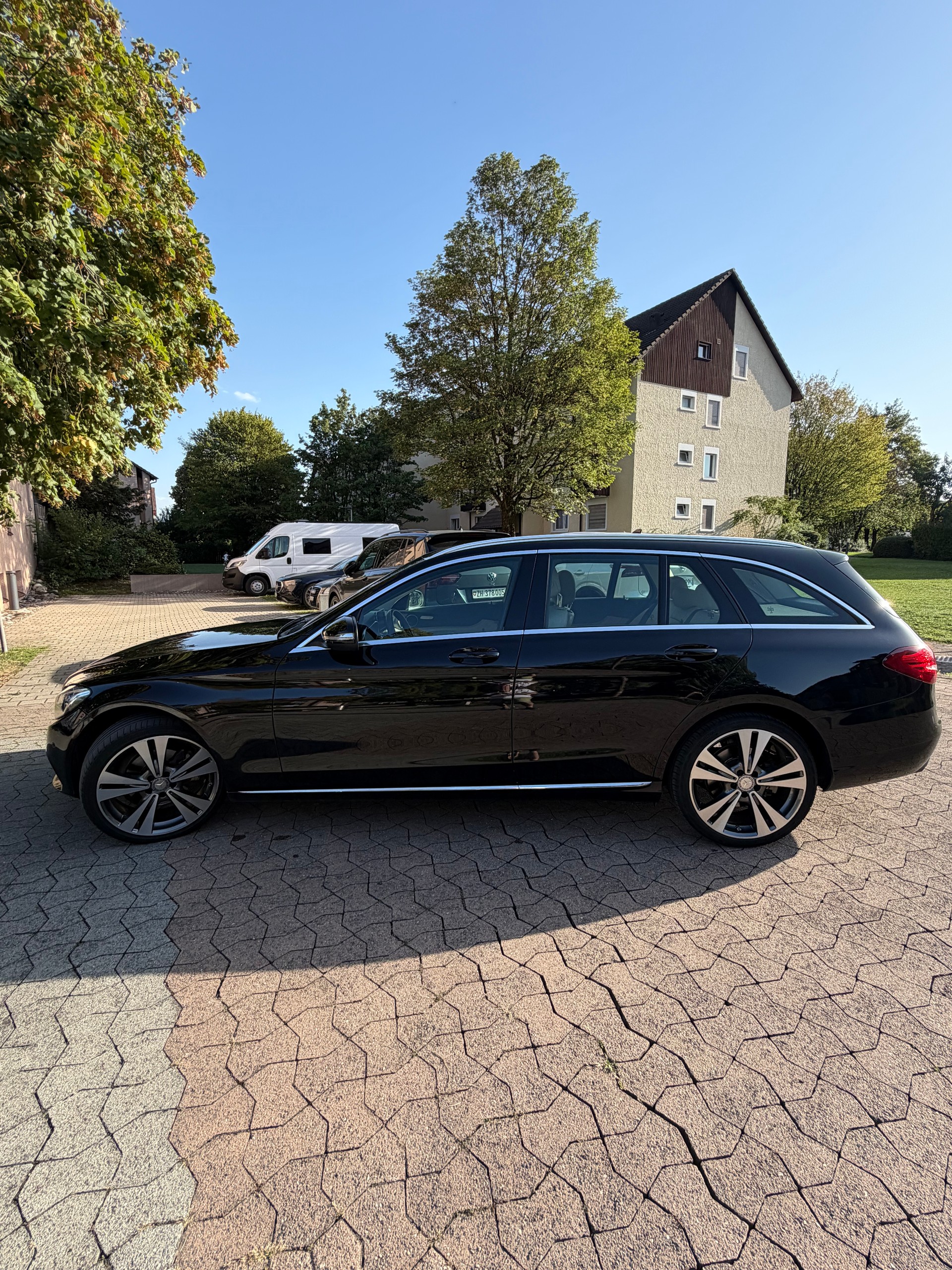 MERCEDES-BENZ C 220 BlueTec Avantgarde-image-2