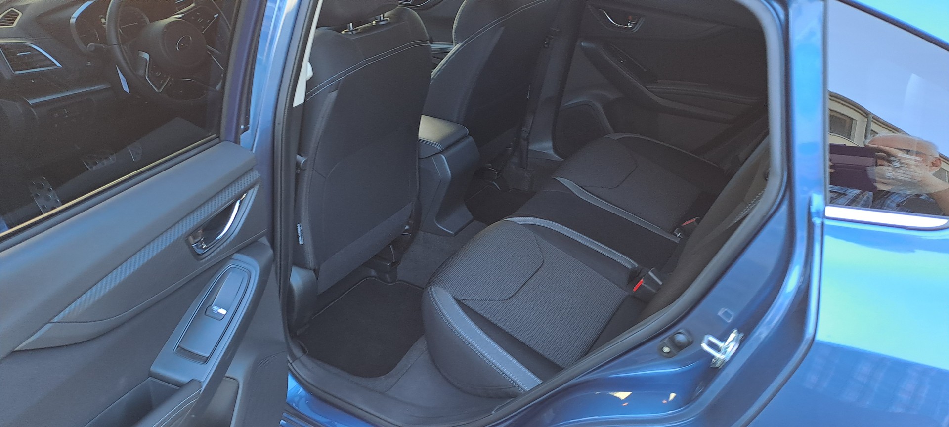 SUBARU 2.0i Swiss Plus-image-5