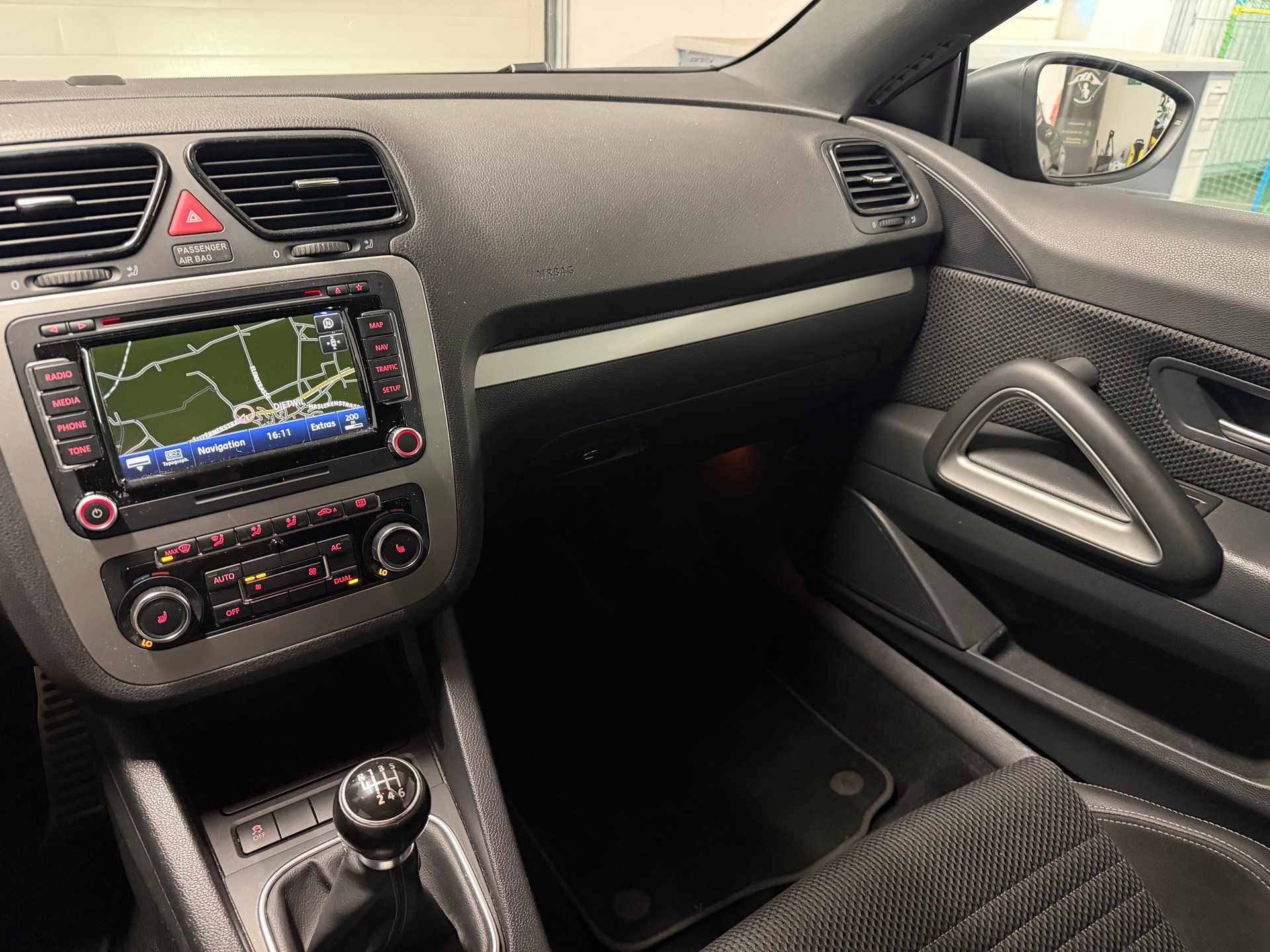 VW Scirocco 1.4 TSI BlueMotion Technology-image-14