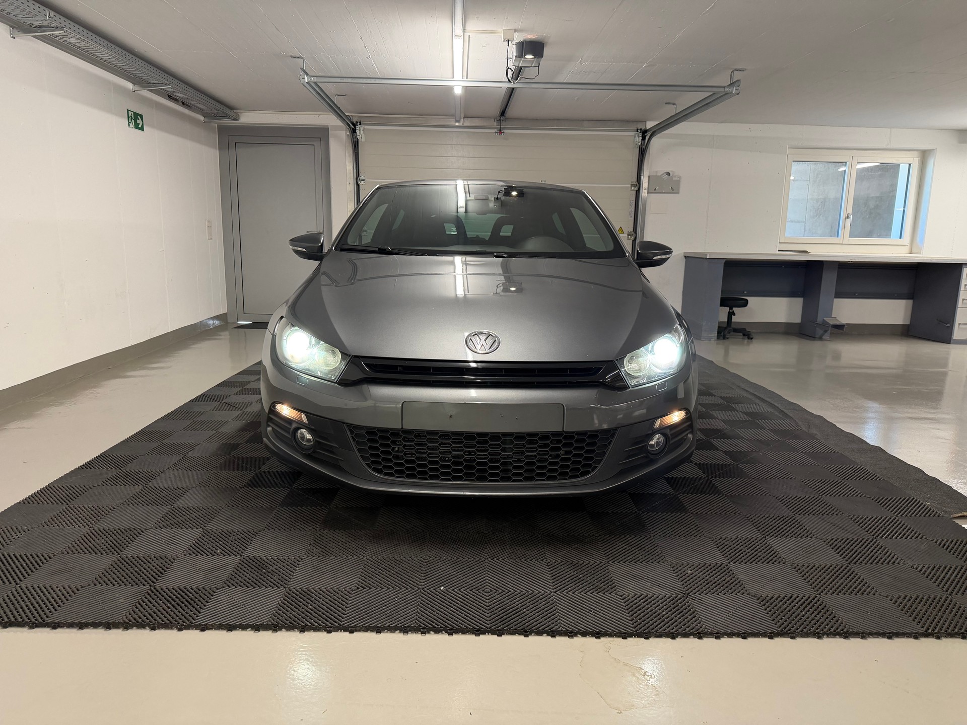 VW Scirocco 1.4 TSI BlueMotion Technology-image-1