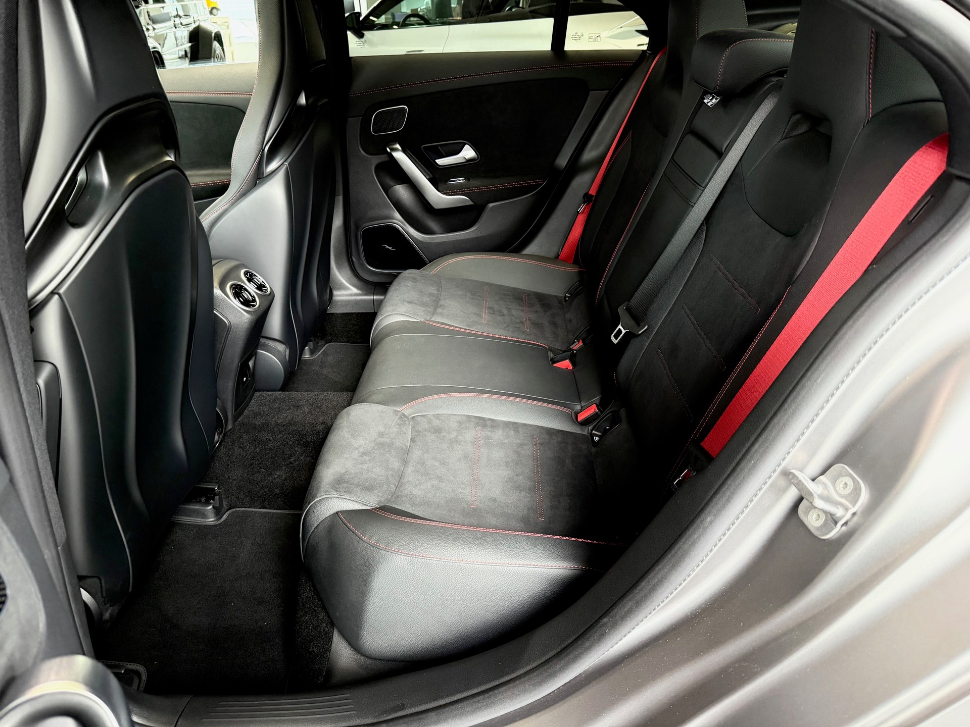 MERCEDES-BENZ CLA 45 S AMG 4Matic+ 8G-DCT-image-15
