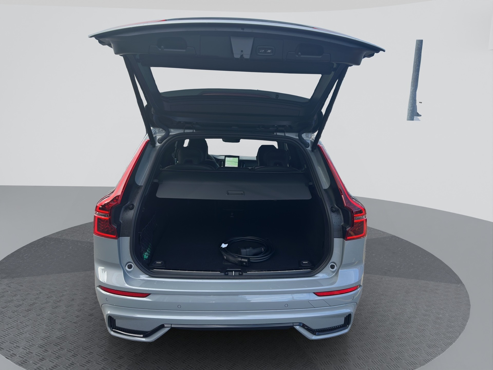 VOLVO XC60 T6 eAWD PluginHybrid Plus Black Edition Geartronic-image-14