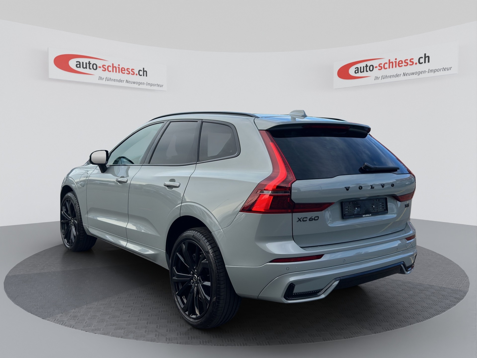 VOLVO XC60 T6 eAWD PluginHybrid Plus Black Edition Geartronic-image-2