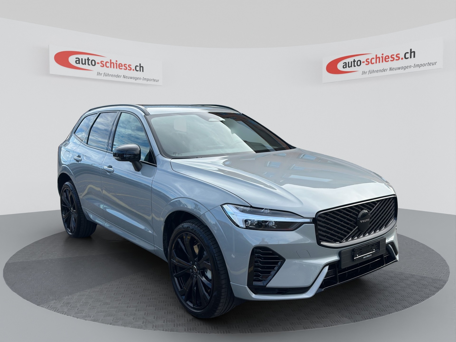VOLVO XC60 T6 eAWD PluginHybrid Plus Black Edition Geartronic-image-0