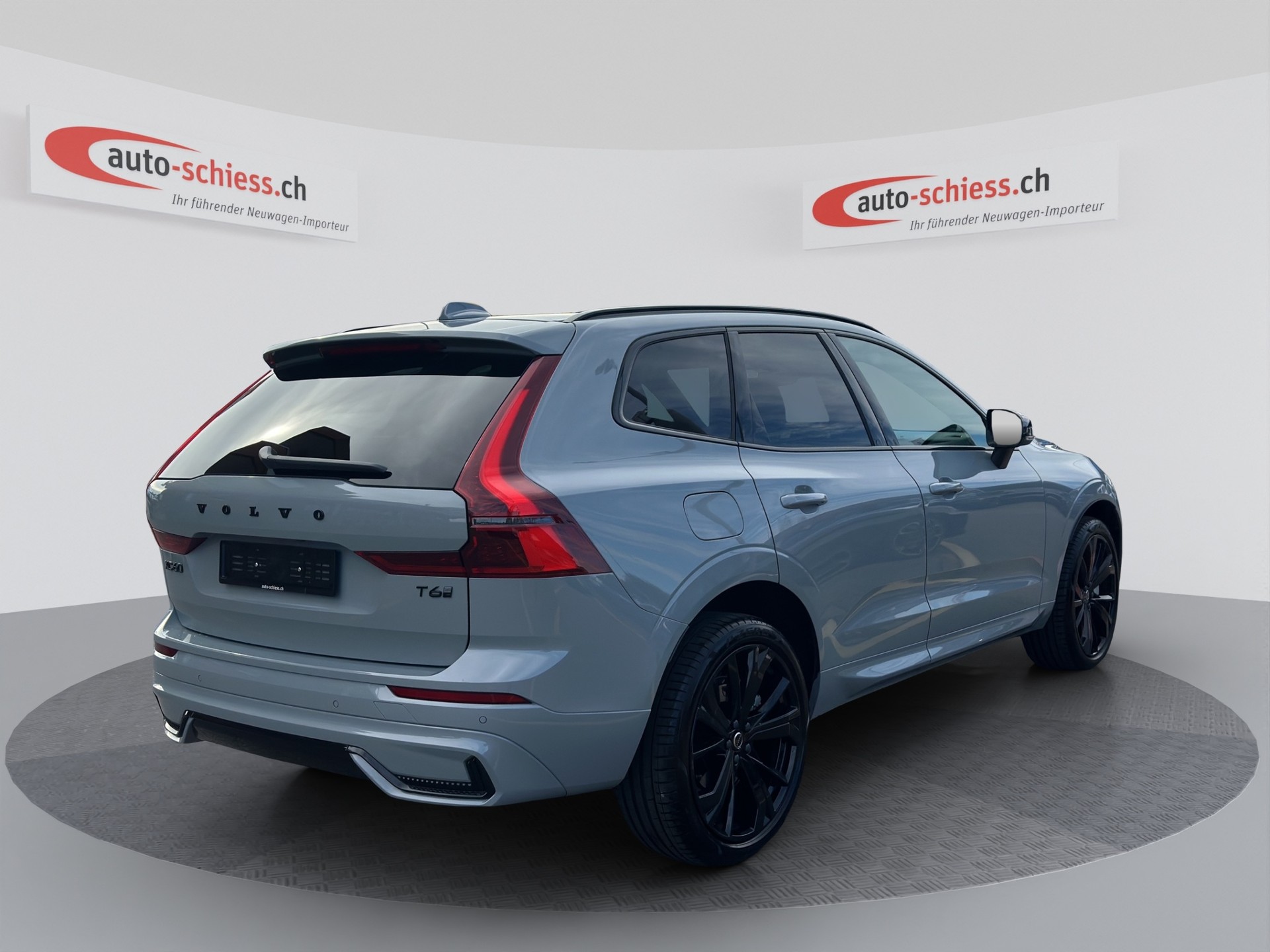VOLVO XC60 T6 eAWD PluginHybrid Plus Black Edition Geartronic-image-4