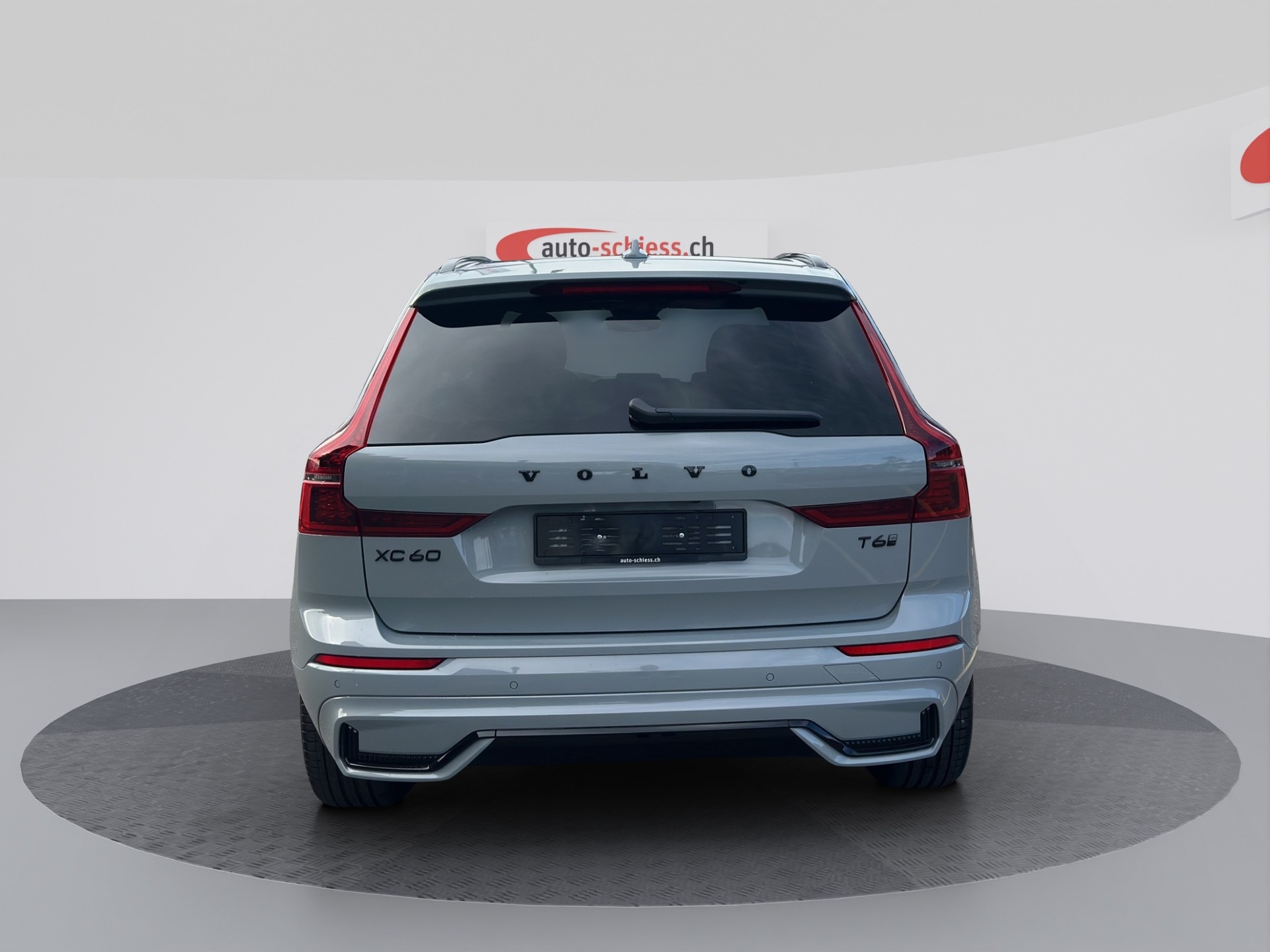 VOLVO XC60 T6 eAWD PluginHybrid Plus Black Edition Geartronic-image-3