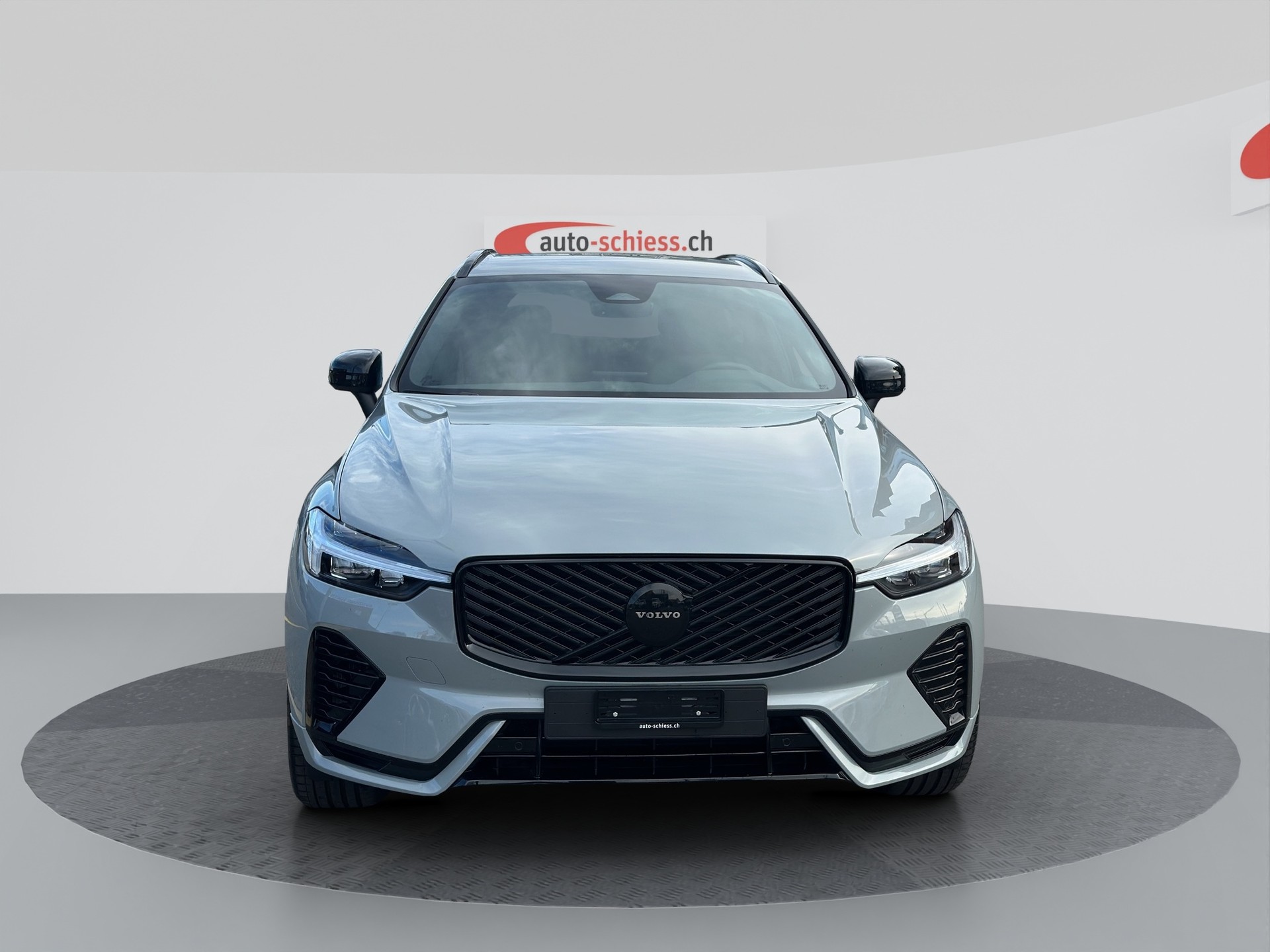 VOLVO XC60 T6 eAWD PluginHybrid Plus Black Edition Geartronic-image-1