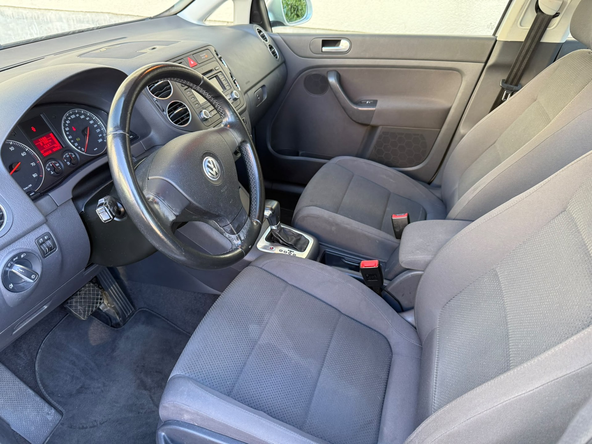 VW Golf Plus 1.6 FSI Comfortline-image-8