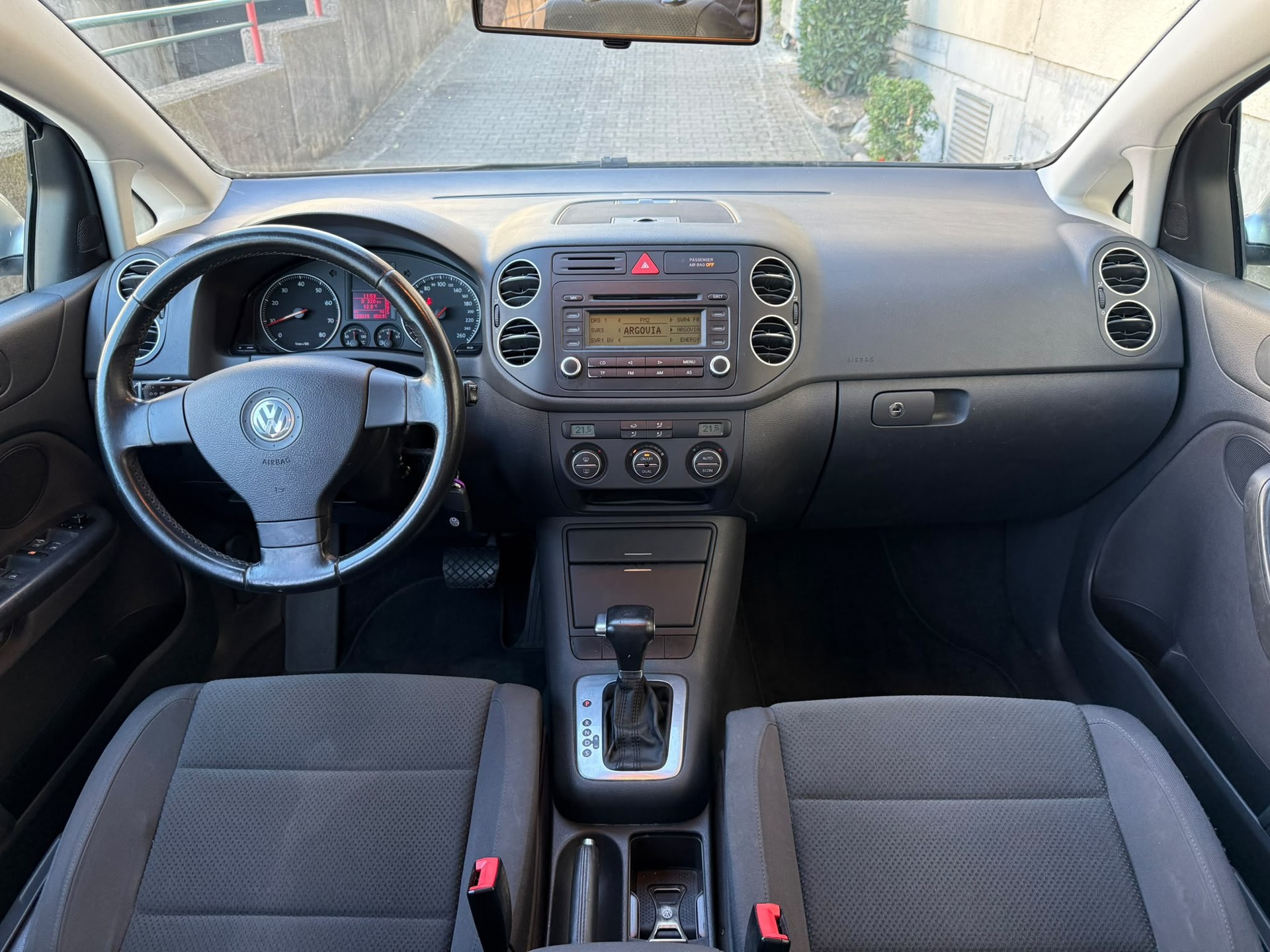 VW Golf Plus 1.6 FSI Comfortline-image-9