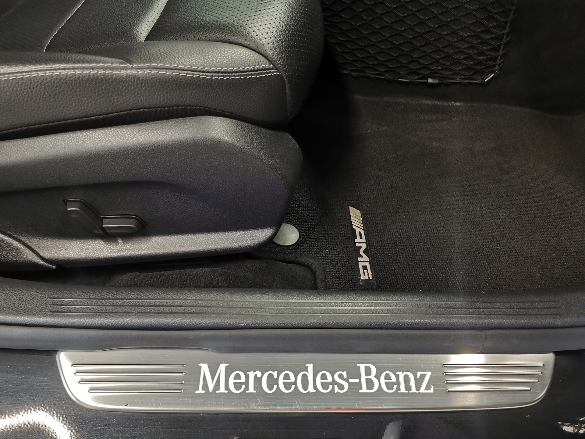 MERCEDES-BENZ C 250 d 4Matic 9G-Tronic-image-8