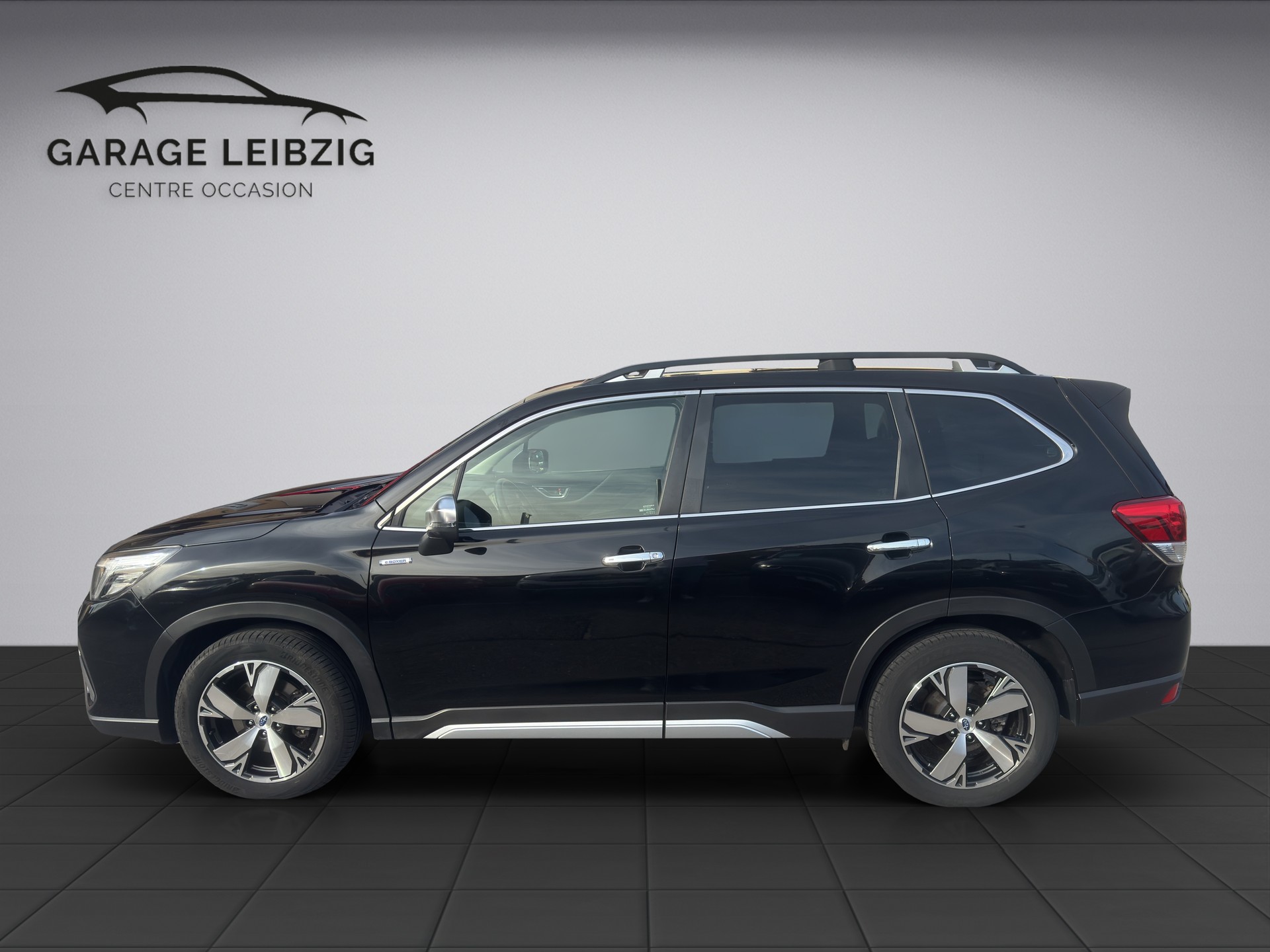SUBARU Forester Station 2.0i e-Boxer Luxury-image-1