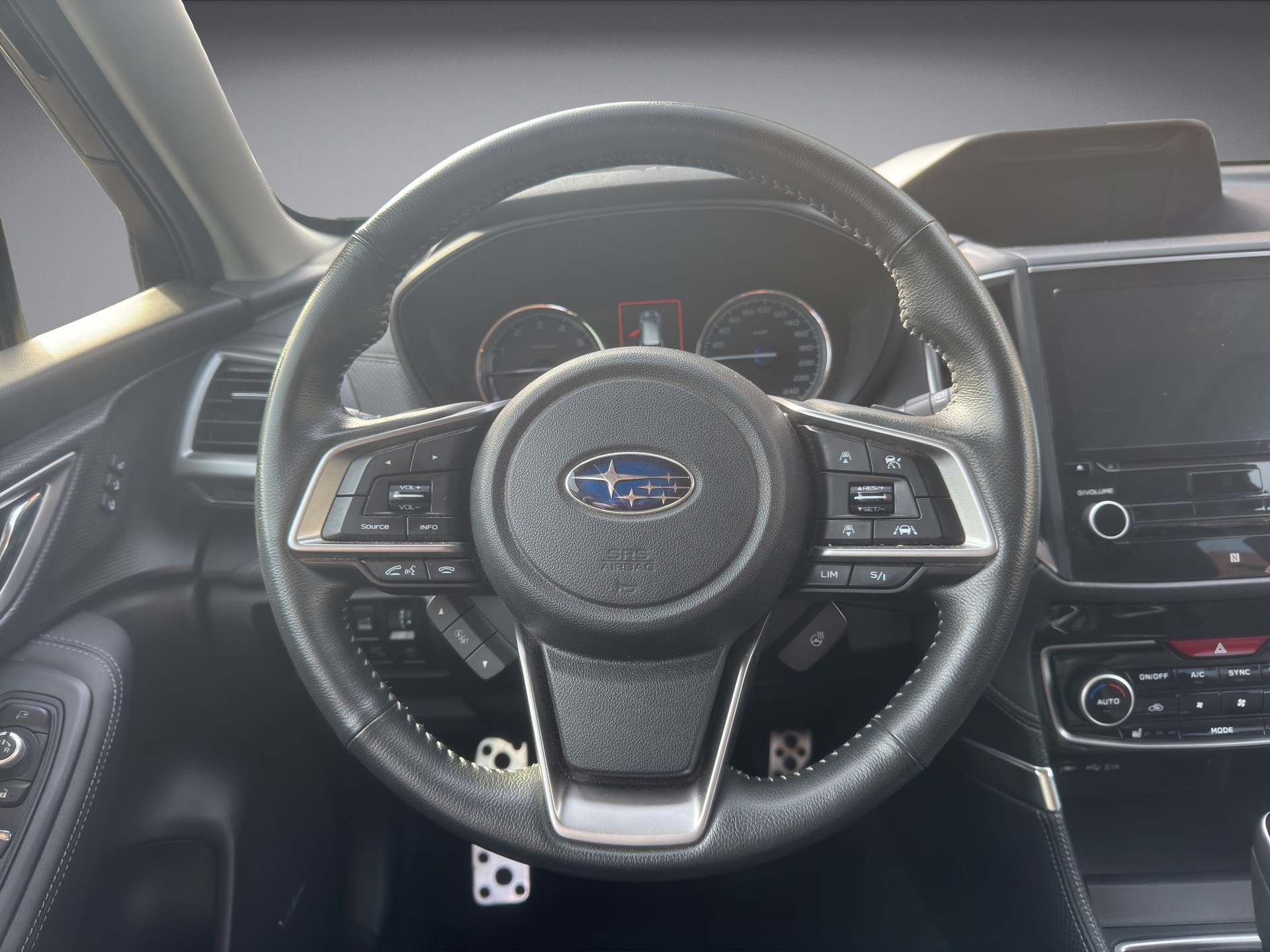 SUBARU Forester Station 2.0i e-Boxer Luxury-image-9
