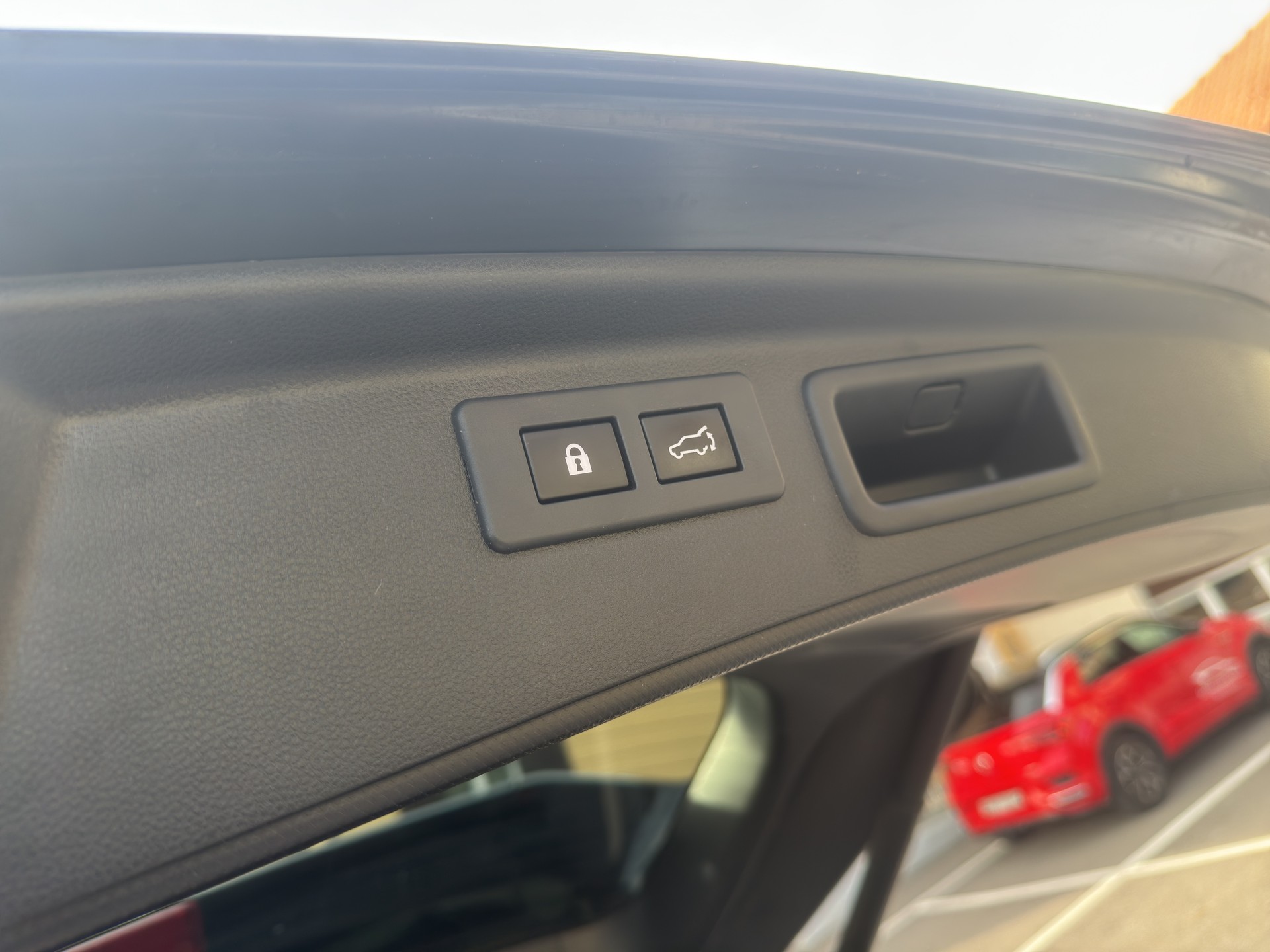 SUBARU Forester Station 2.0i e-Boxer Luxury-image-6