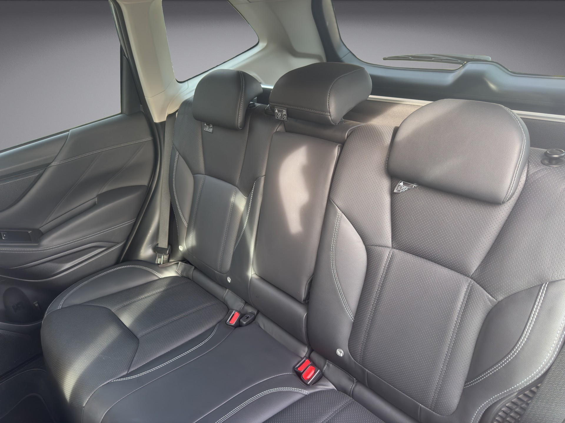 SUBARU Forester Station 2.0i e-Boxer Luxury-image-13