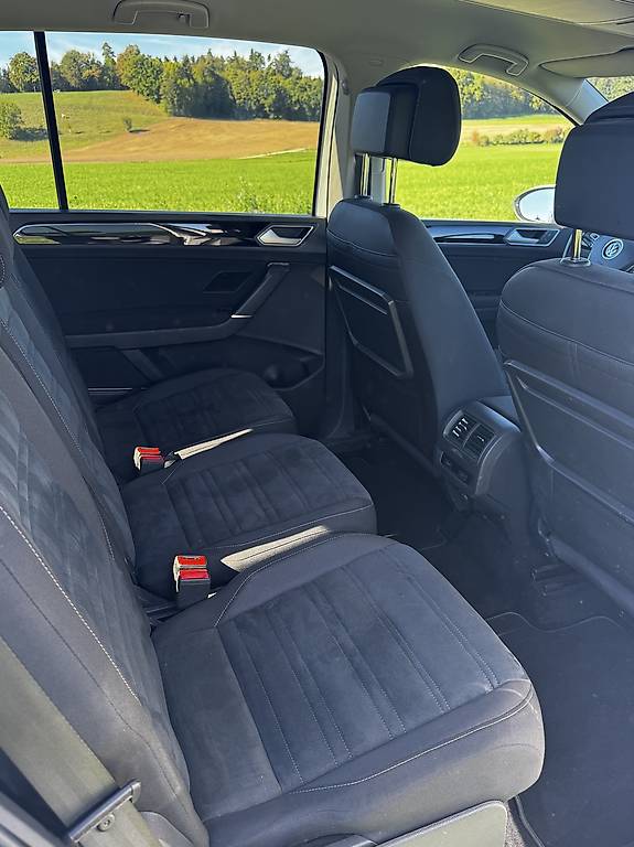 VW TOURAN-image-2