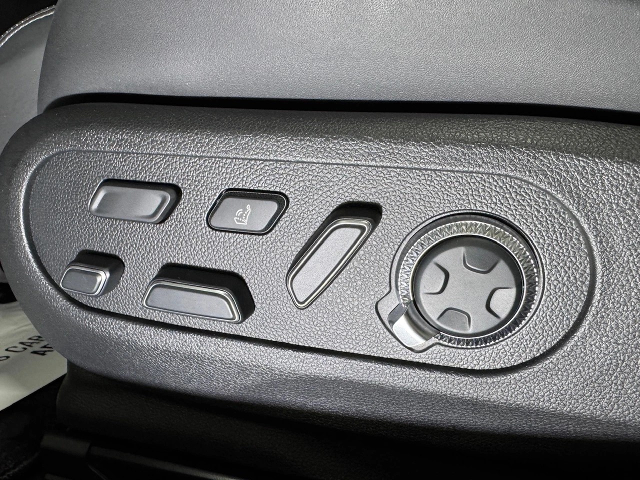 GENESIS GV60 77.4 kWh Sport Allrad / 318PS / Anhängerkupplung-image-5