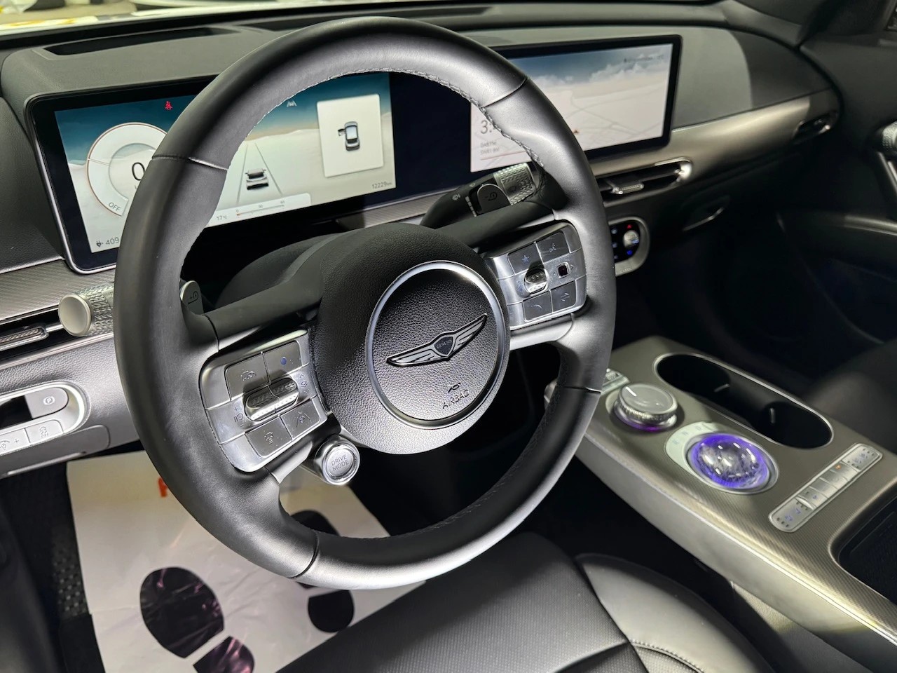 GENESIS GV60 77.4 kWh Sport Allrad / 318PS / Anhängerkupplung-image-8