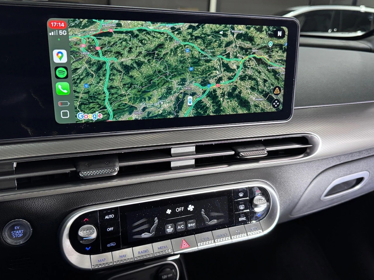 GENESIS GV60 77.4 kWh Sport Allrad / 318PS / Anhängerkupplung-image-10