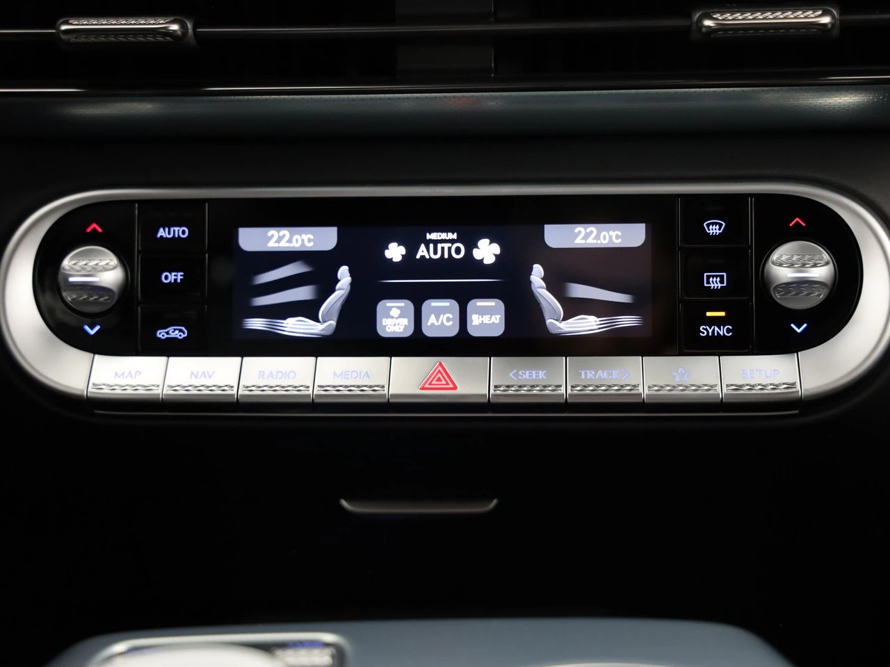 GENESIS GV60 77.4 kWh Sport Allrad / 318PS / Anhängerkupplung-image-13