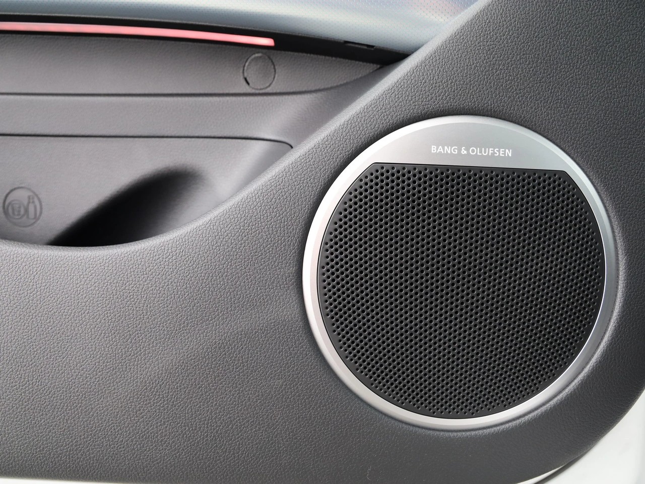 GENESIS GV60 77.4 kWh Sport Allrad / 318PS / Anhängerkupplung-image-9