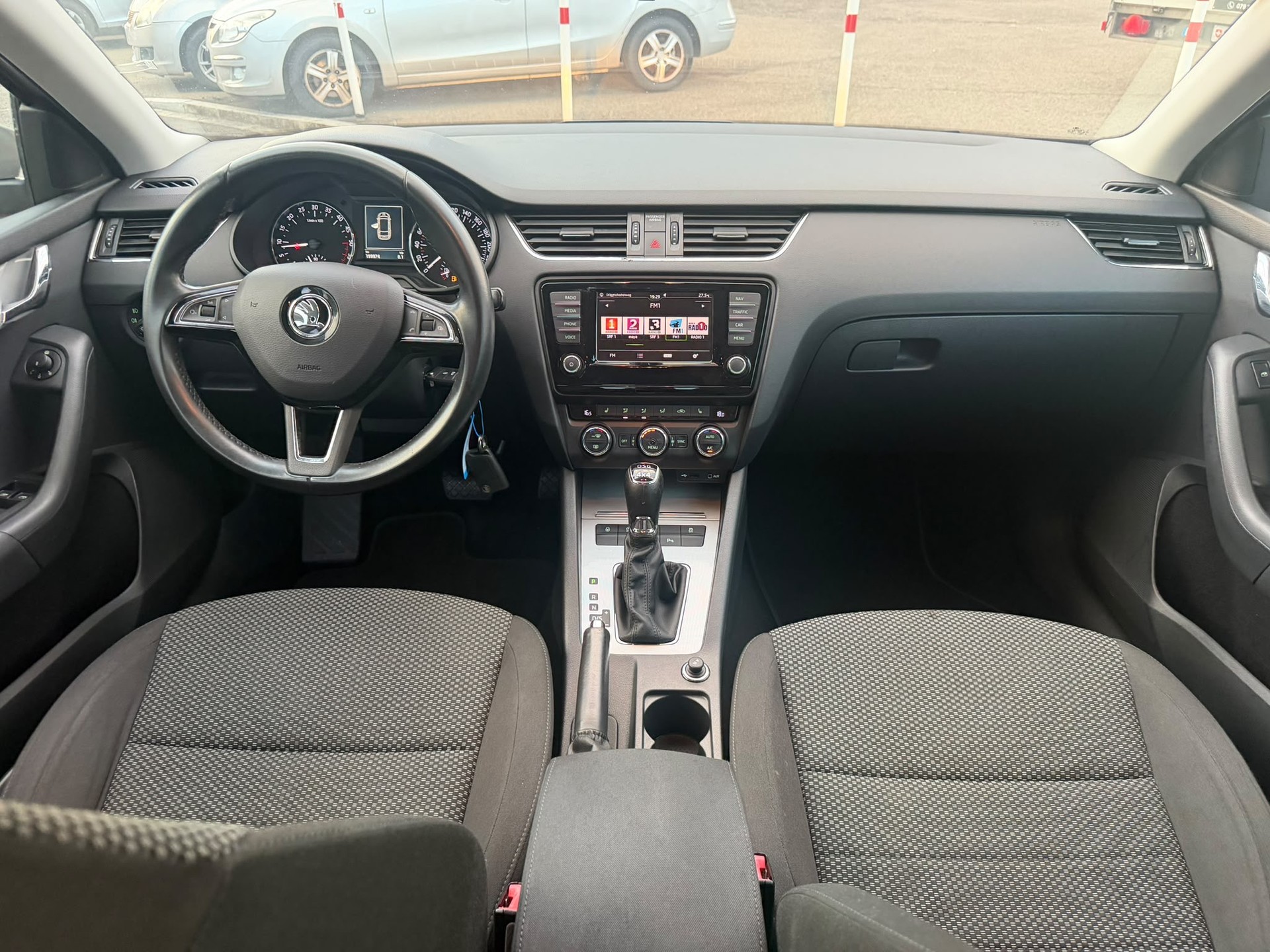 SKODA Octavia 2.0 TDI Ambition 4x4 DSG-image-6