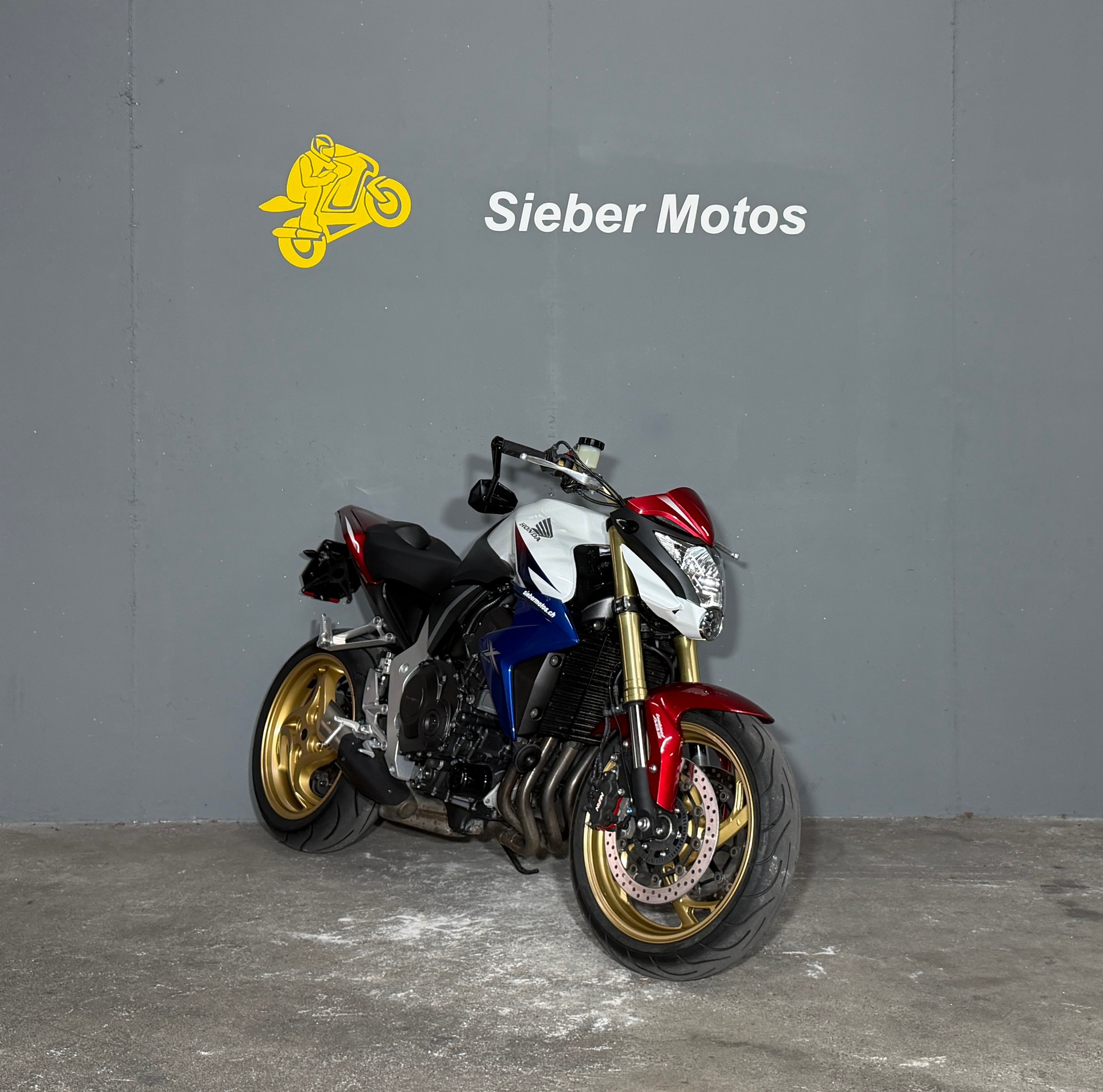 HONDA CB 1000 R ABS-showroom-element-1