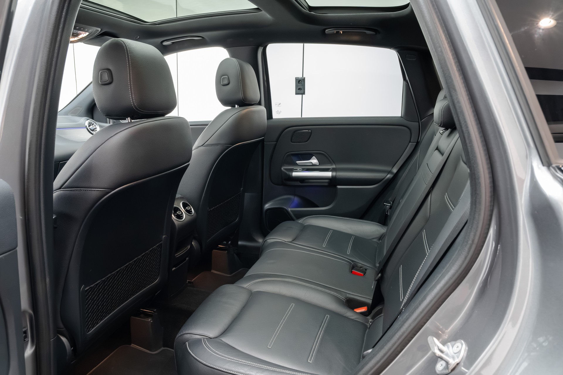 MERCEDES-BENZ B 220 4Matic AMG Line 7G-DCT-image-14