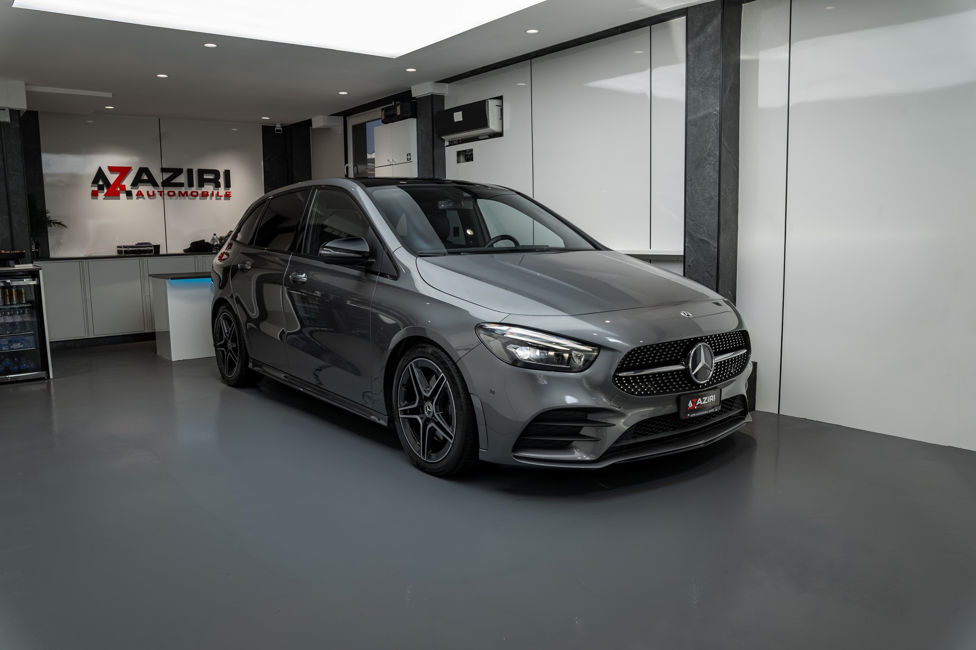 MERCEDES-BENZ B 220 4Matic AMG Line 7G-DCT-image-2