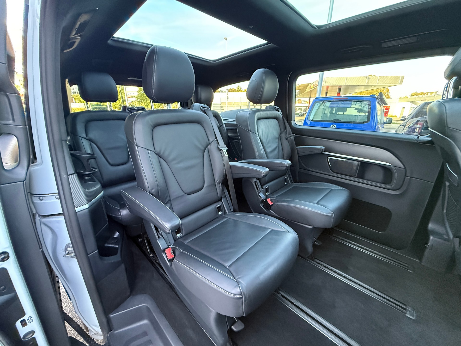 MERCEDES-BENZ V 300 d lang Avantgarde 4Matic 9G-Tronic *** PANORAMADACH***-image-18