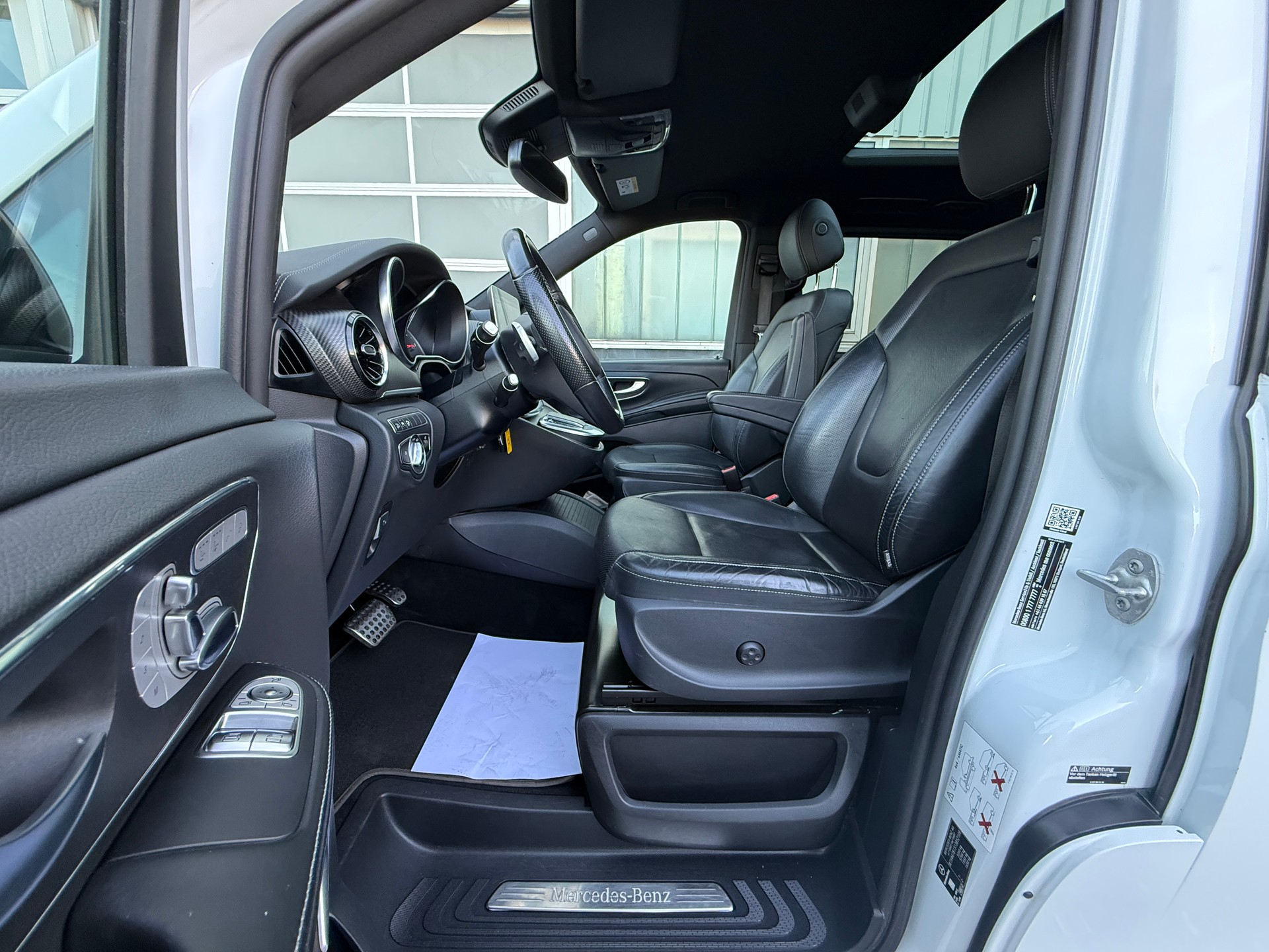 MERCEDES-BENZ V 300 d lang Avantgarde 4Matic 9G-Tronic *** PANORAMADACH***-image-21