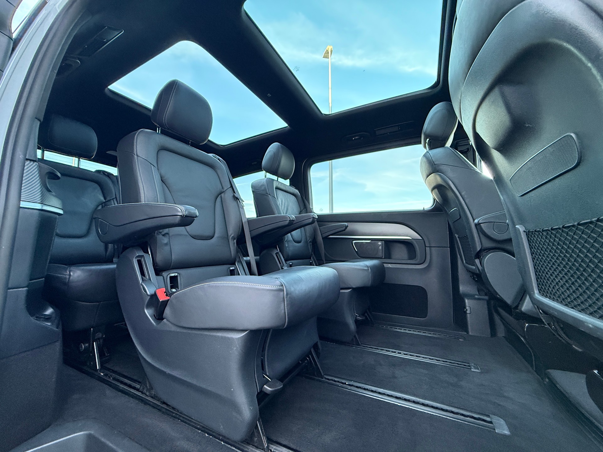 MERCEDES-BENZ V 300 d lang Avantgarde 4Matic 9G-Tronic *** PANORAMADACH***-image-28