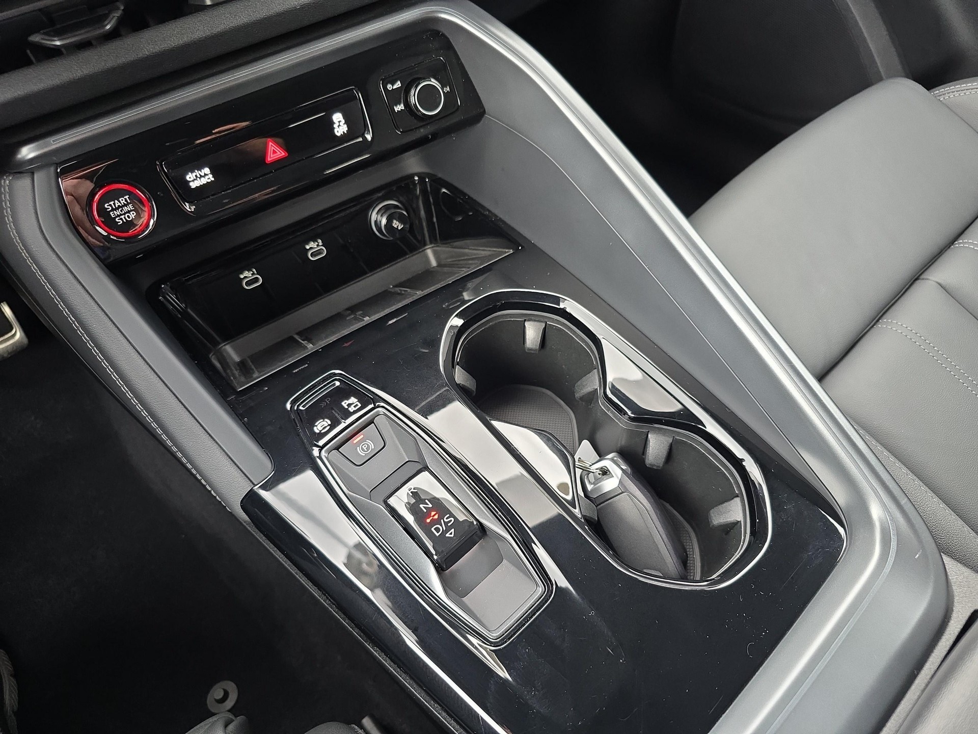 AUDI Q5 SUV 2.0 TDI quattro S-Tronic-image-16