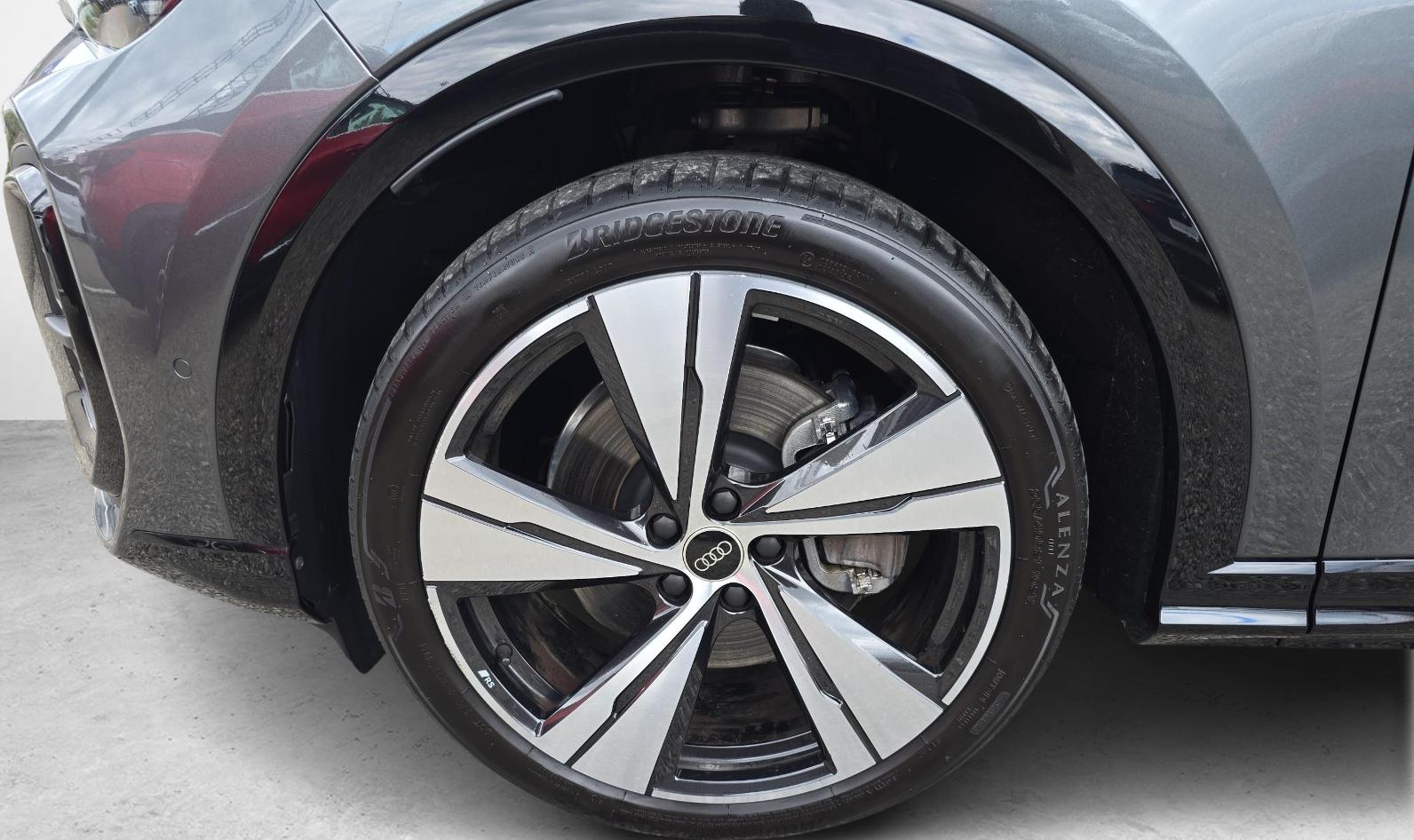 AUDI Q5 SUV 2.0 TDI quattro S-Tronic-image-19